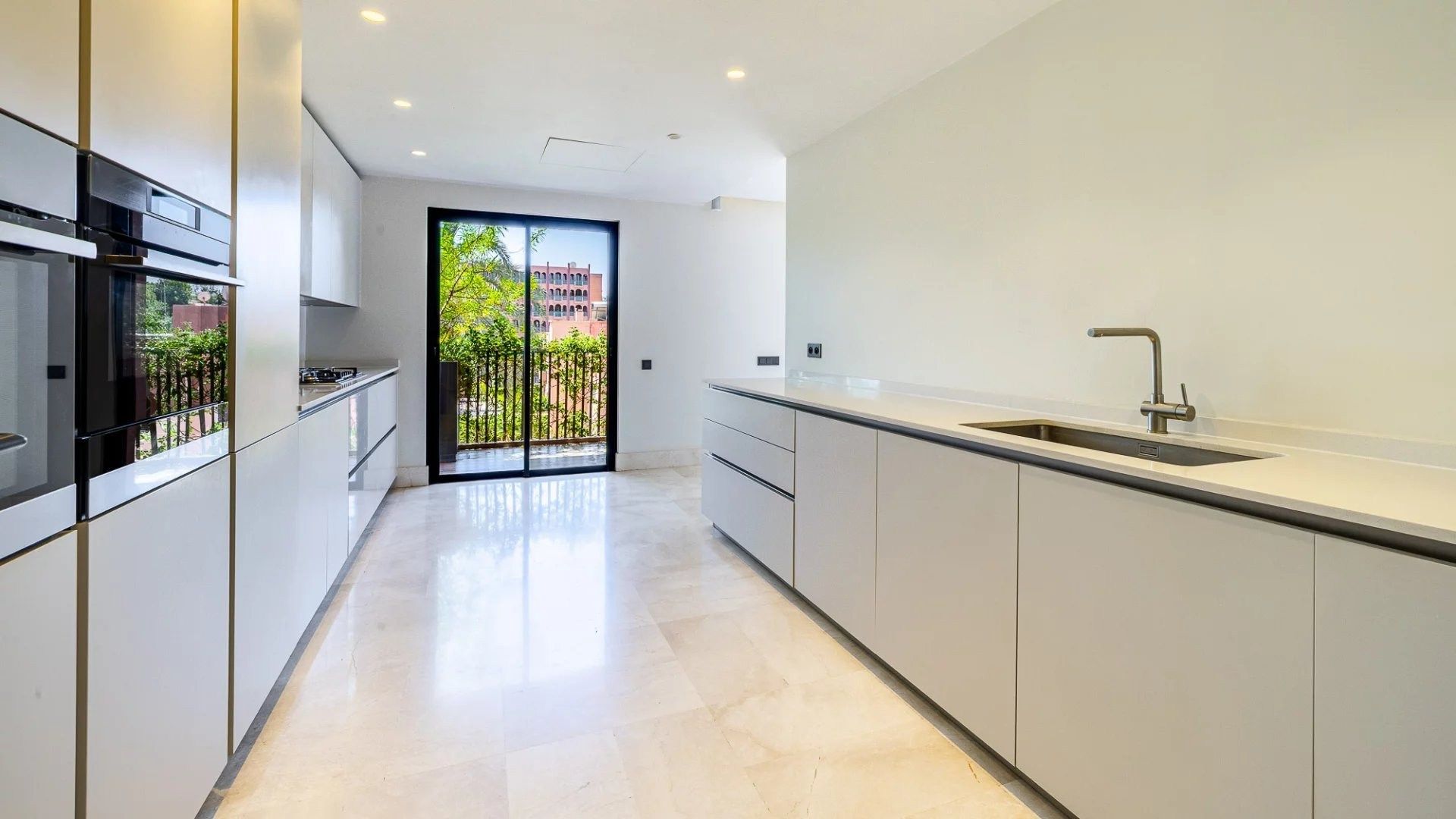 Rent Apartment 4&nbsp;rooms 247&nbsp;m² Marrakech