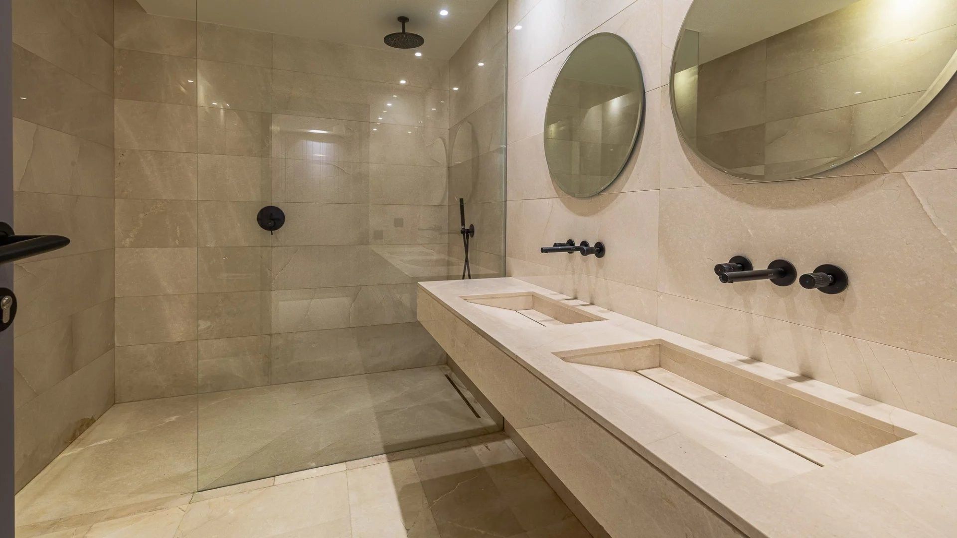 Rent Apartment 4&nbsp;rooms 247&nbsp;m² Marrakech