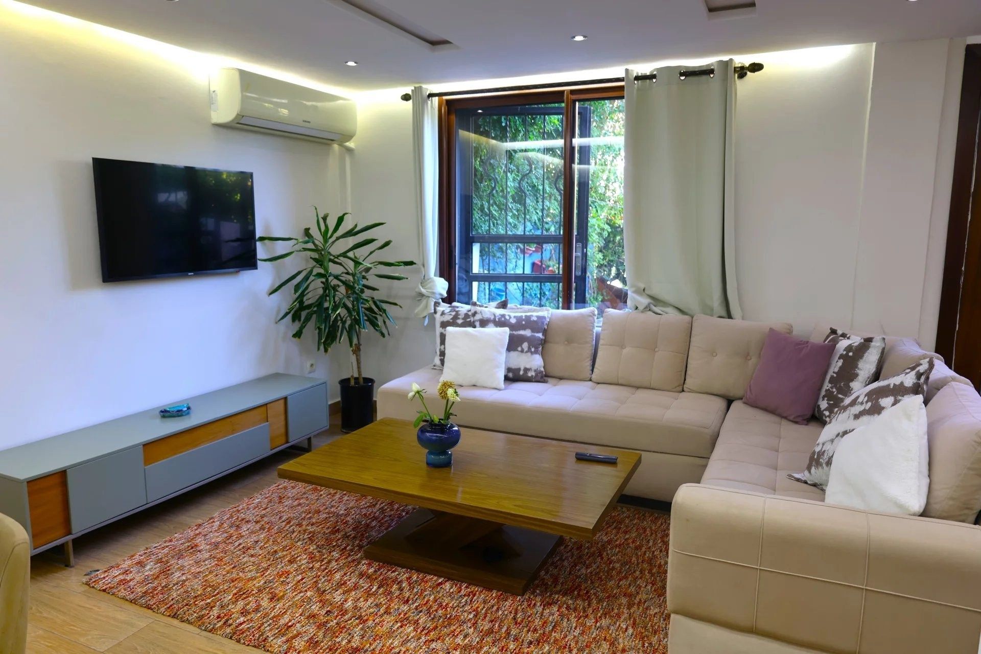 Louer Villa 7&nbsp;pièces 1&nbsp;m² Tanger