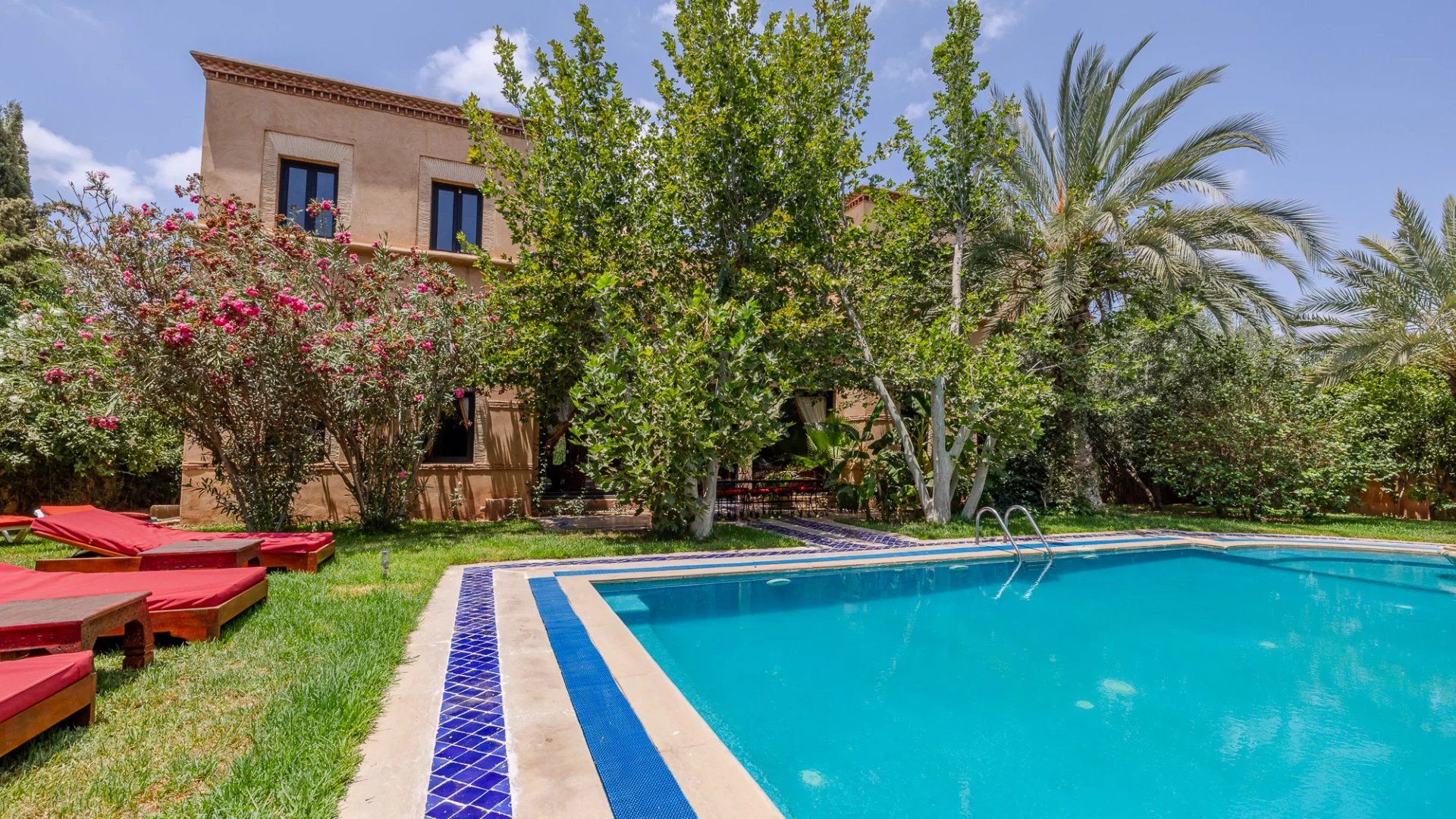 Louer Villa 9&nbsp;pièces 700&nbsp;m² Marrakech