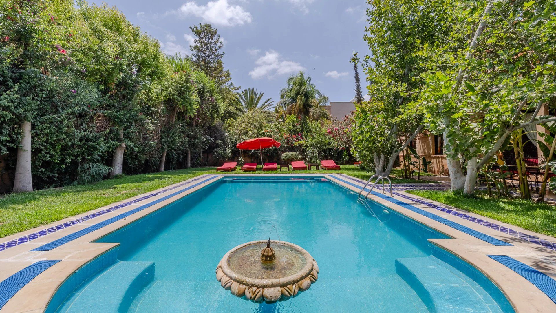 Louer Villa 9&nbsp;pièces 700&nbsp;m² Marrakech