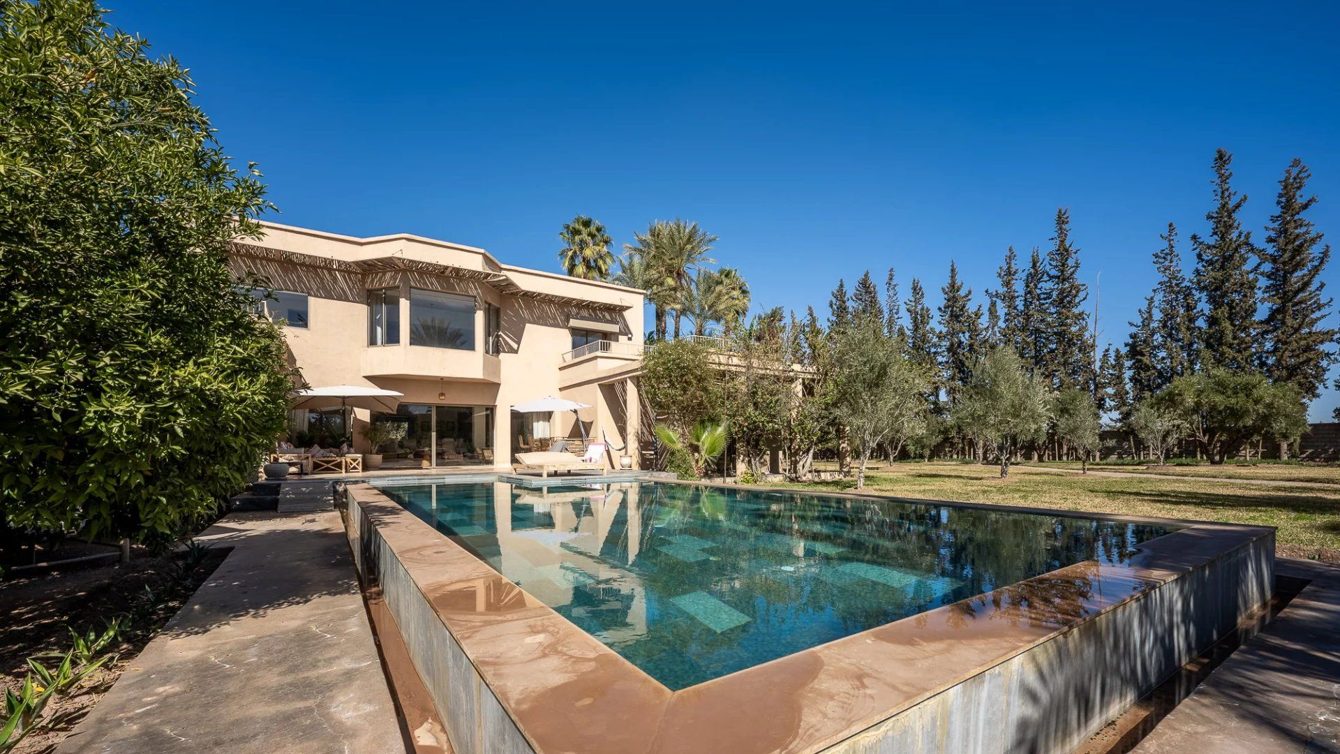 Buy Villa 14&nbsp;rooms 580&nbsp;m² Marrakech