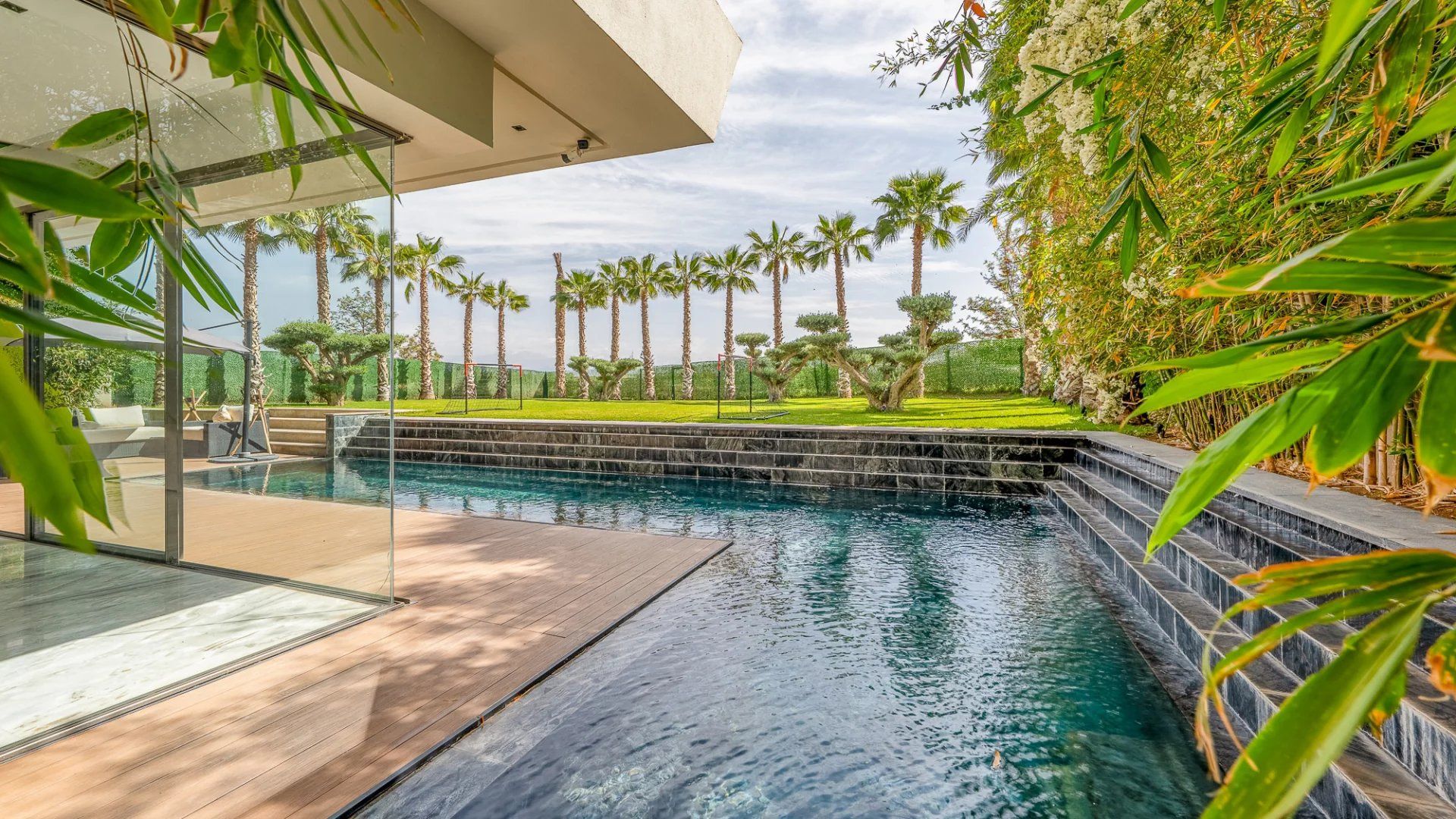 Buy Villa 8&nbsp;rooms 680&nbsp;m² Marrakech