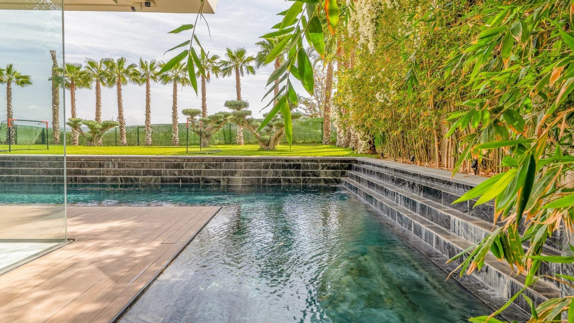 Buy Villa 8&nbsp;rooms 680&nbsp;m² Marrakech