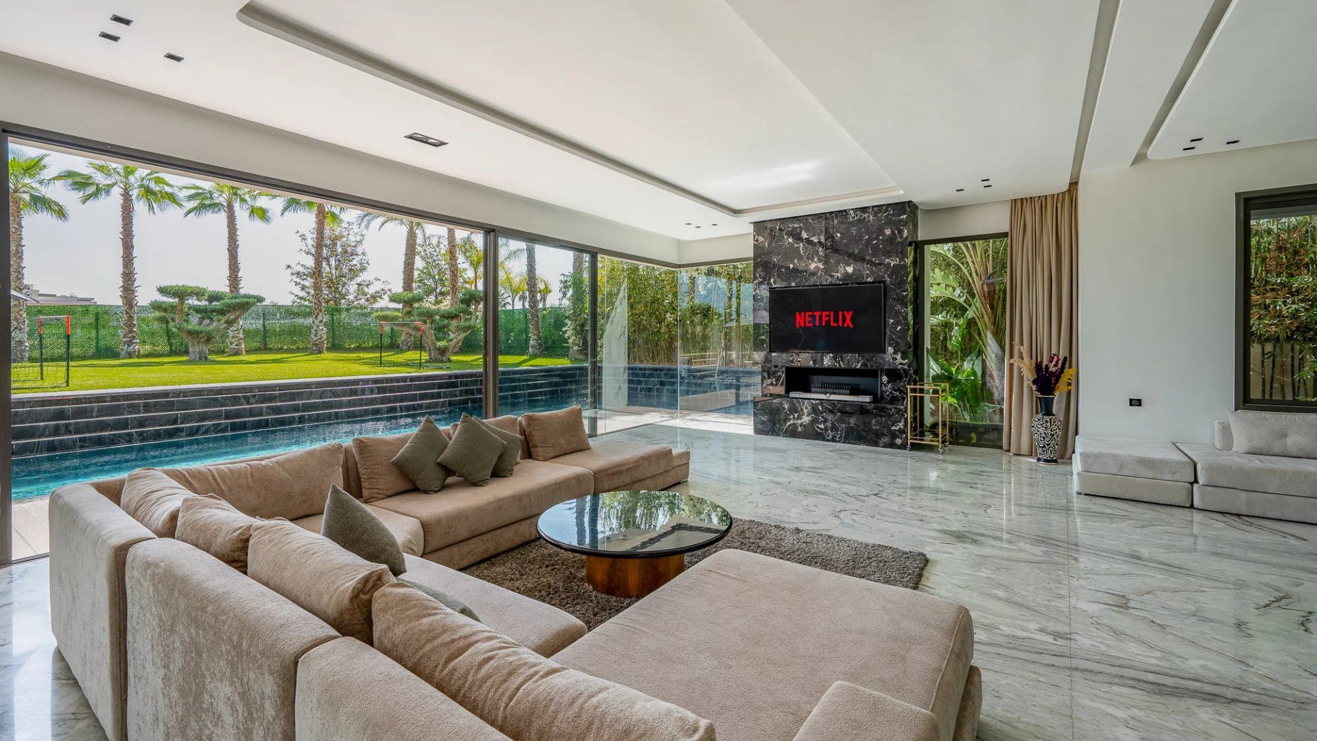 Buy Villa 8&nbsp;rooms 680&nbsp;m² Marrakech