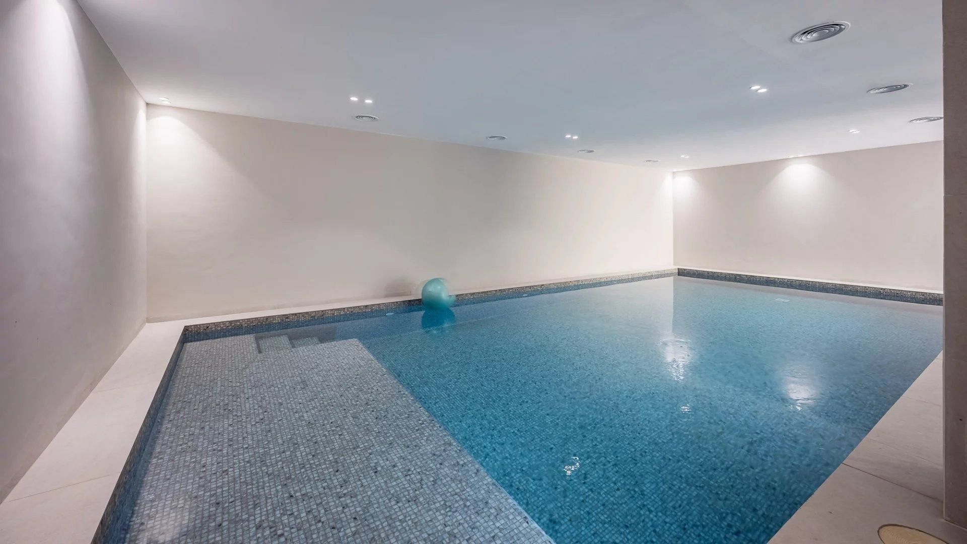Buy Villa 8&nbsp;rooms 1200&nbsp;m² Marrakech