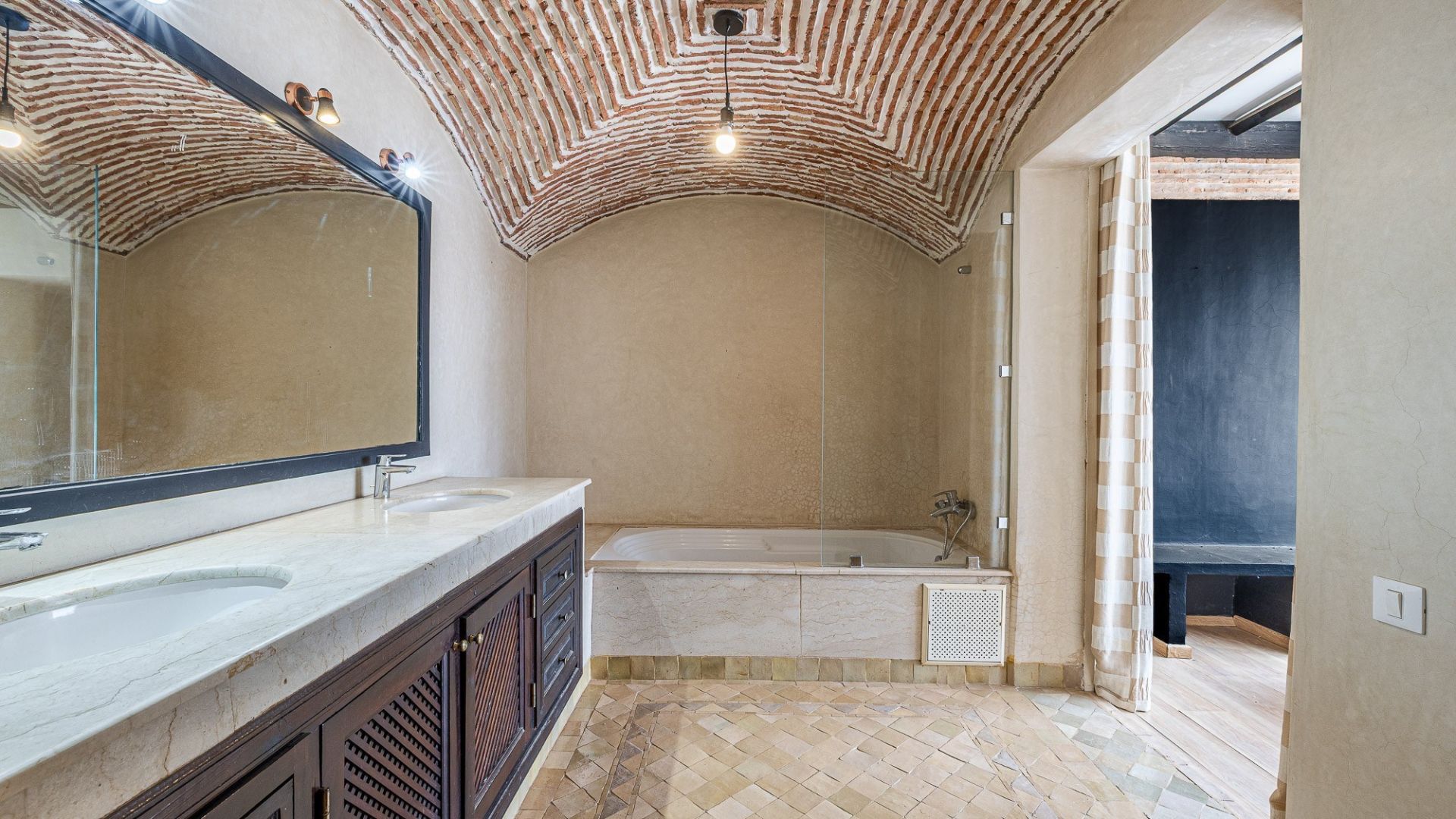 Buy Villa 6&nbsp;rooms 450&nbsp;m² Marrakech