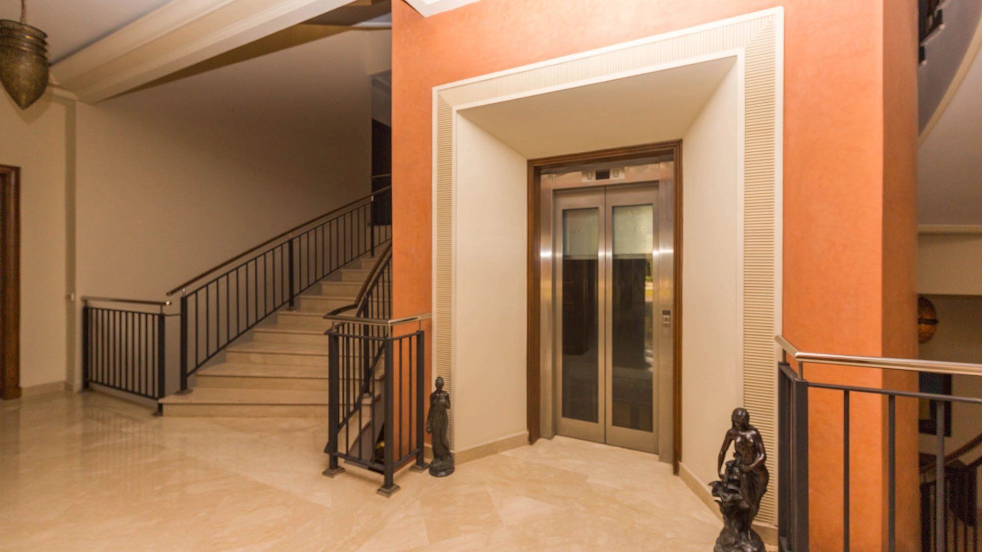 Buy Villa 13 rooms 1800 m² Casablanca