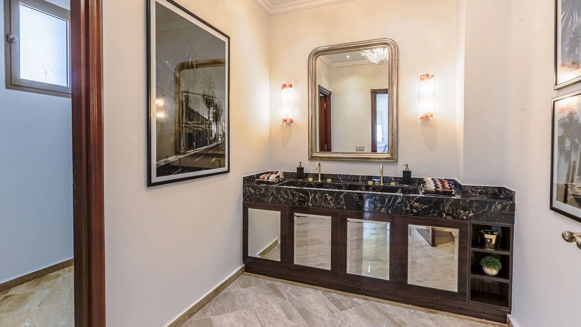 Buy House 6&nbsp;rooms 500&nbsp;m² Casablanca