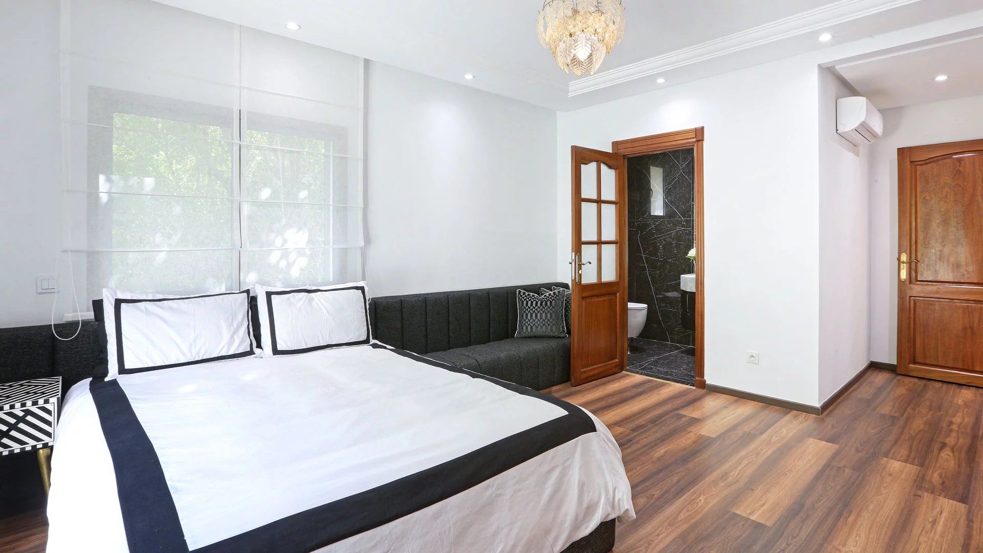 Buy House 6&nbsp;rooms 500&nbsp;m² Casablanca