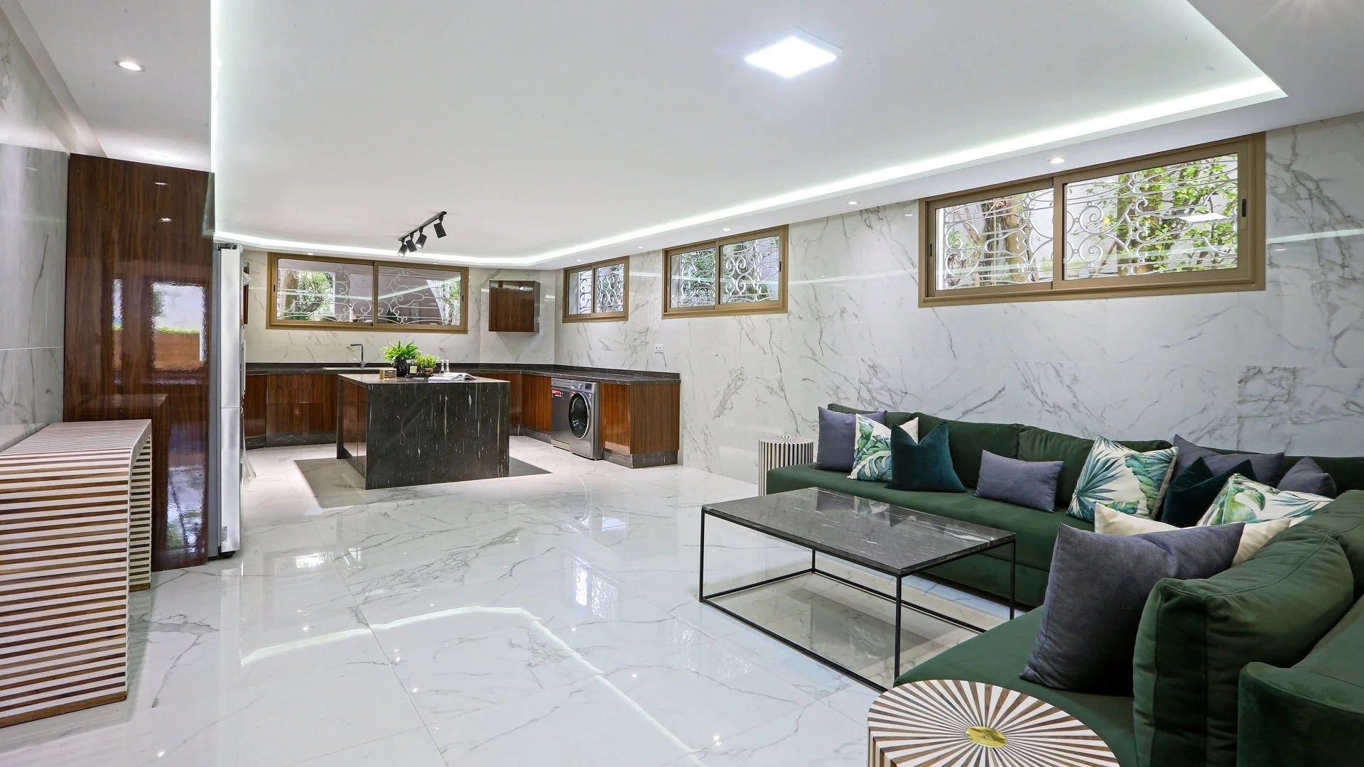 Buy House 6&nbsp;rooms 500&nbsp;m² Casablanca