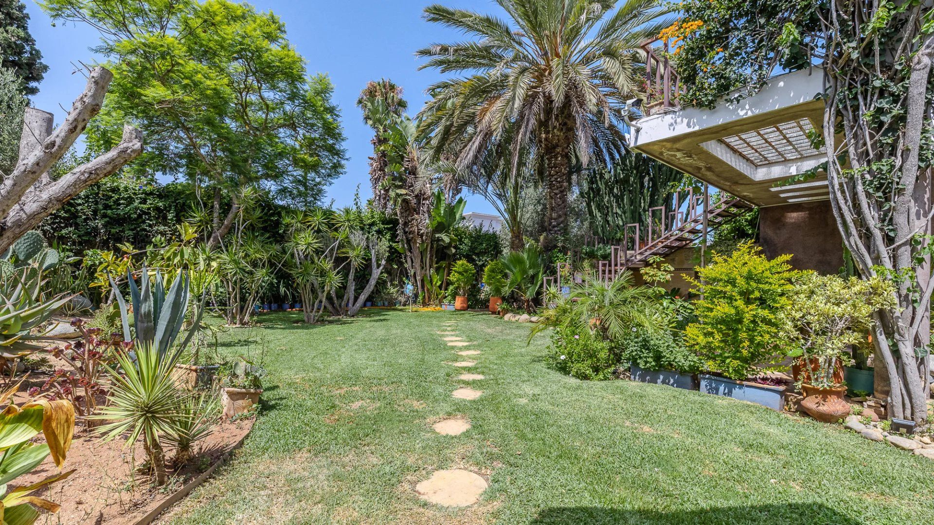 Buy Villa 10 rooms 800 m² Rabat