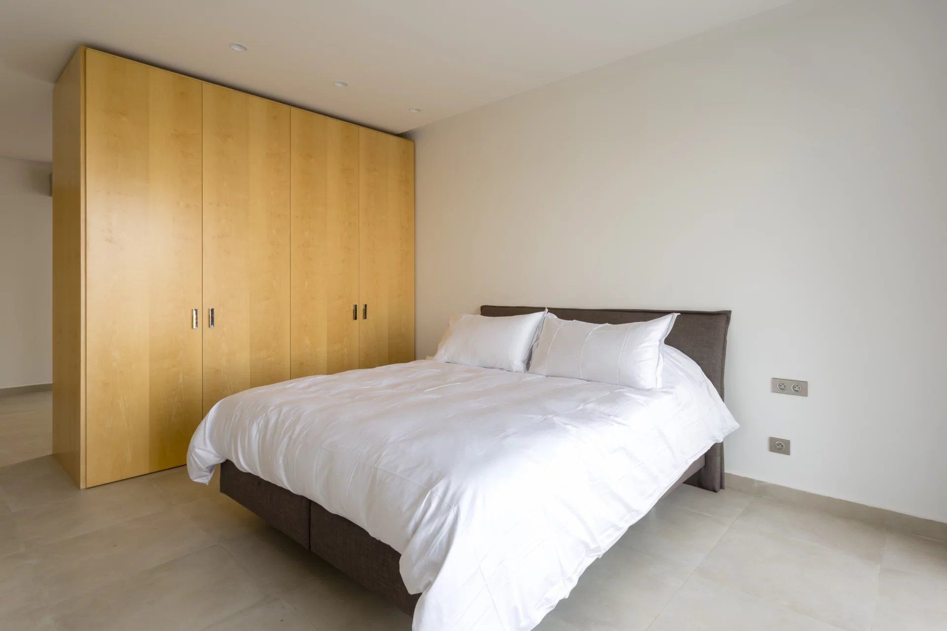 Buy Villa 10 rooms 2262 m² Rabat