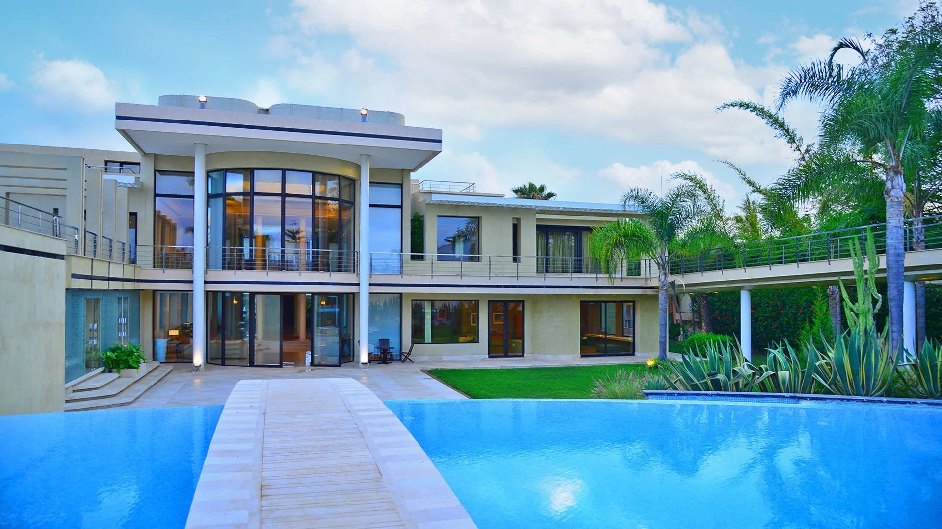 Buy Mansion (hôtel particulier) 20 rooms 2700 m² Rabat