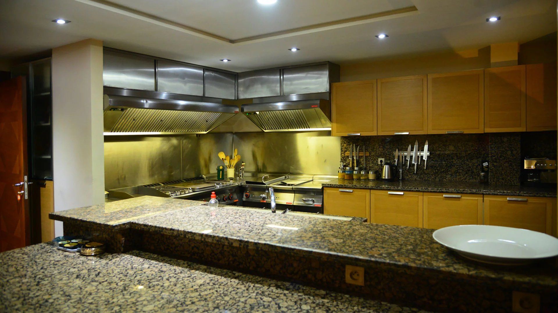 Buy Mansion (hôtel particulier) 20 rooms 2700 m² Rabat