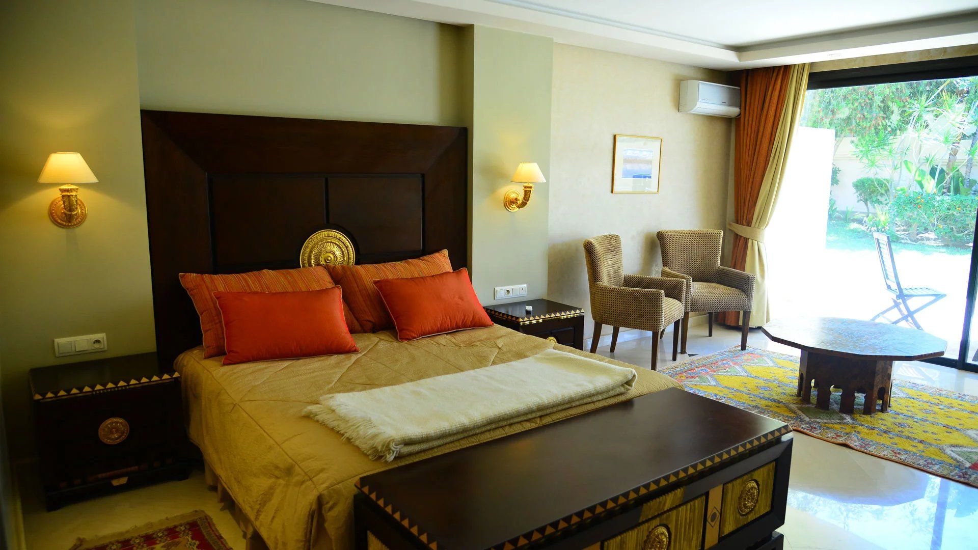 Buy Mansion (hôtel particulier) 20 rooms 2700 m² Rabat