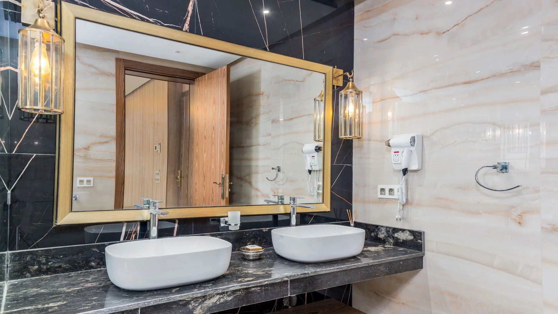 Buy Villa 12&nbsp;rooms 900&nbsp;m² Fès
