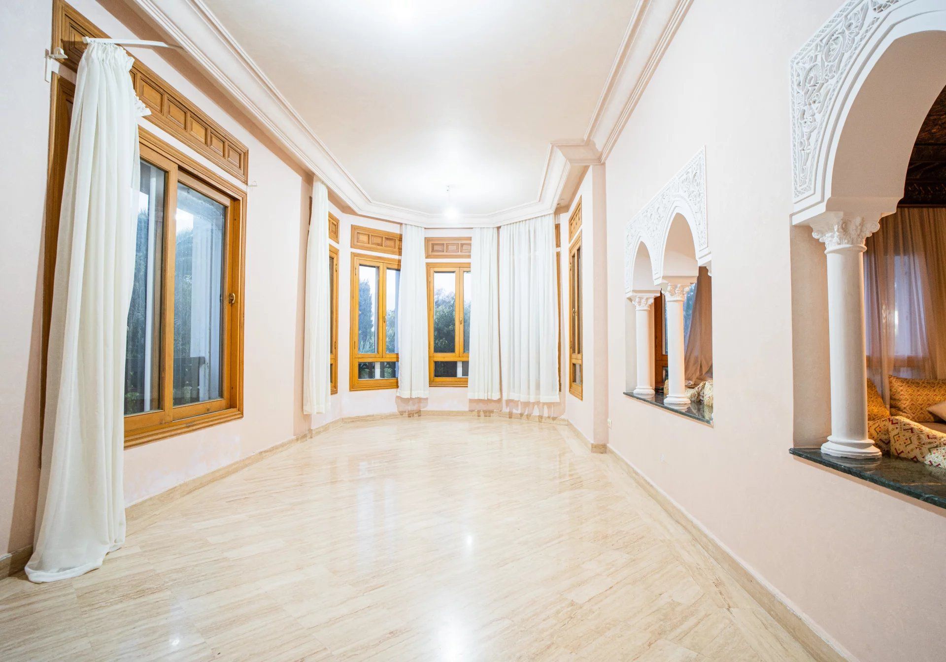 Louer Appartement 7 pièces 278 m² Tanger