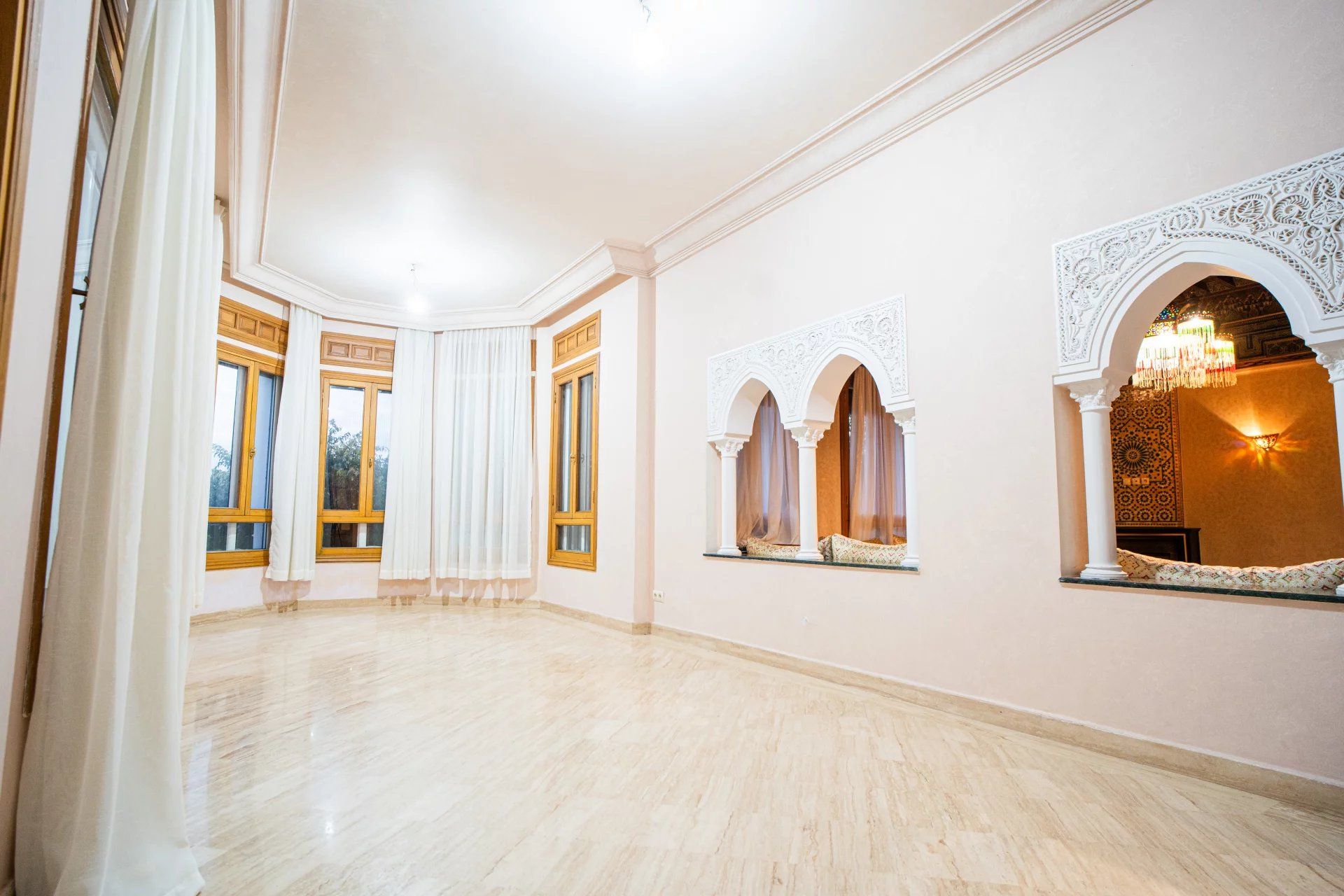 Louer Appartement 7 pièces 278 m² Tanger