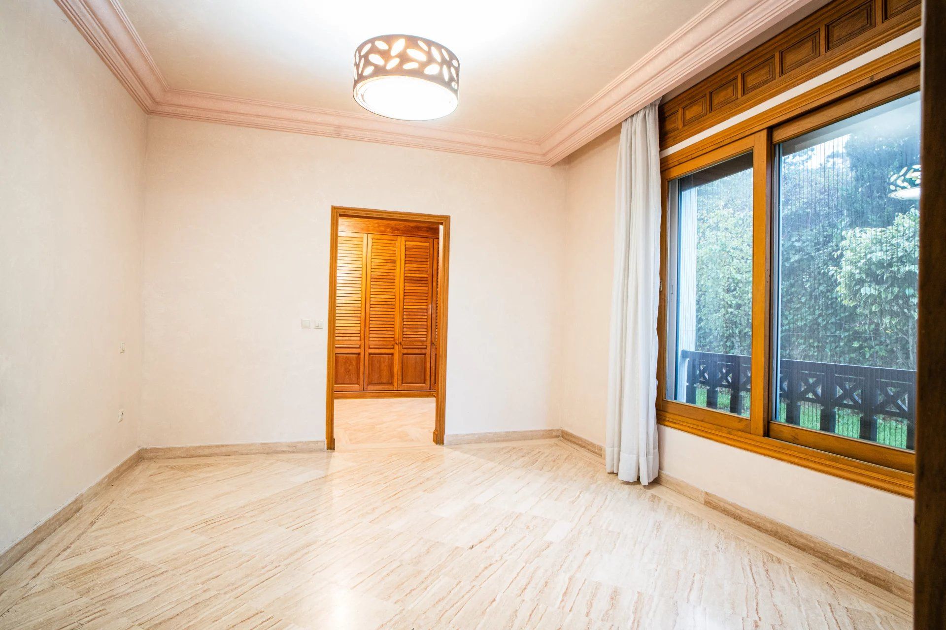 Louer Appartement 7 pièces 278 m² Tanger