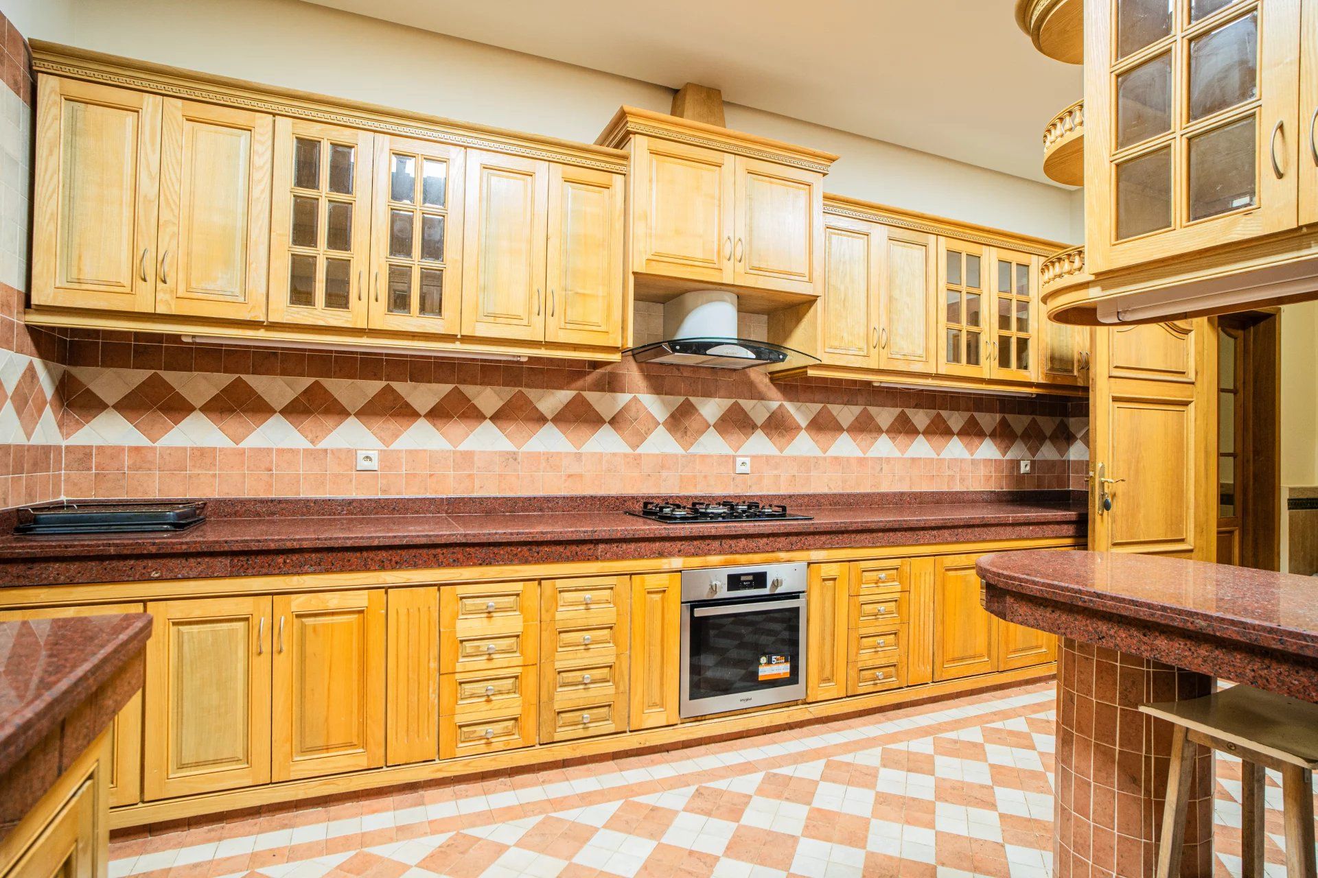 Louer Appartement 7 pièces 278 m² Tanger