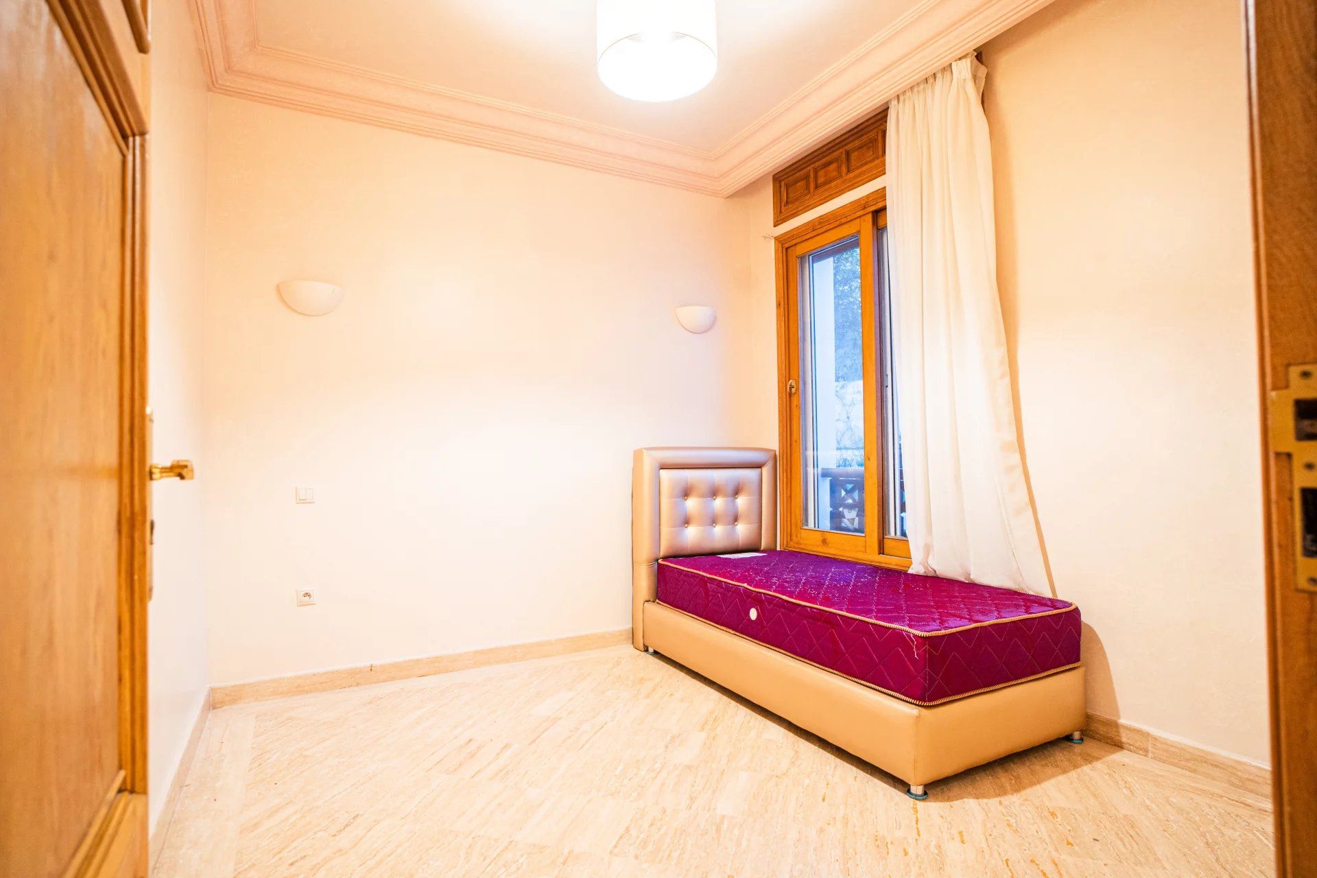 Louer Appartement 7 pièces 278 m² Tanger