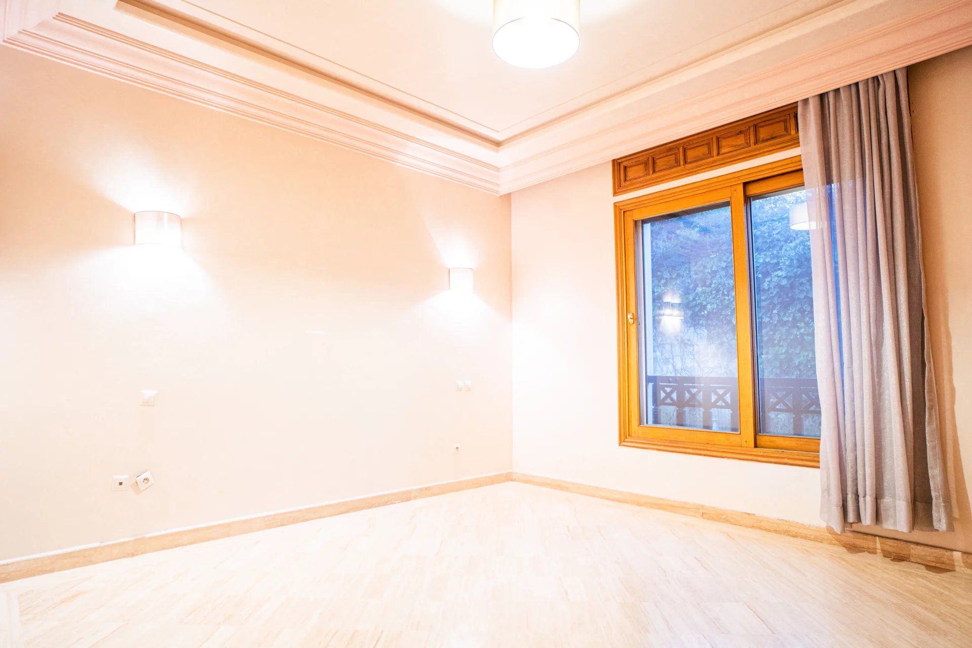 Louer Appartement 7 pièces 278 m² Tanger