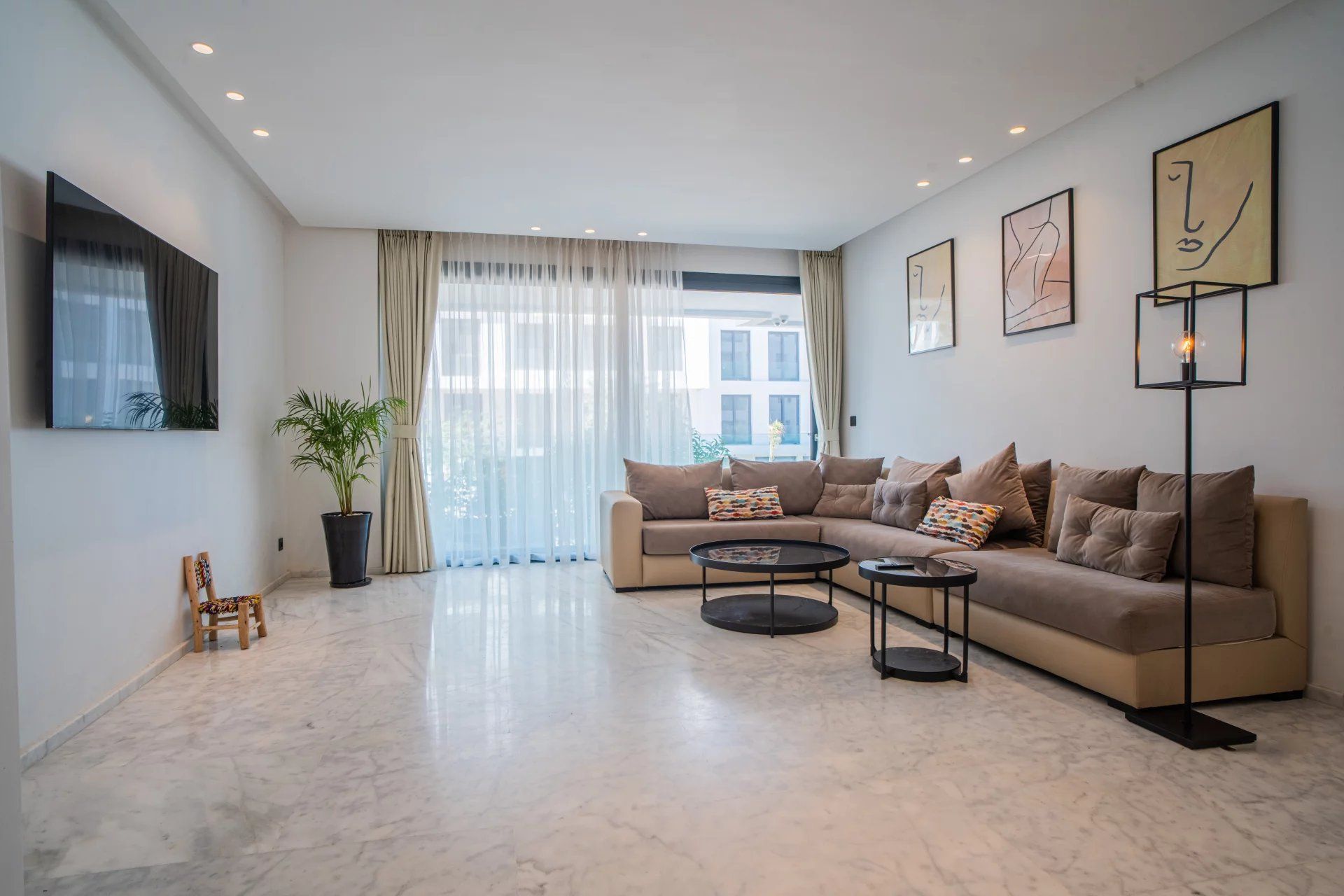 Rent Apartment 4 rooms 130 m² Tanger