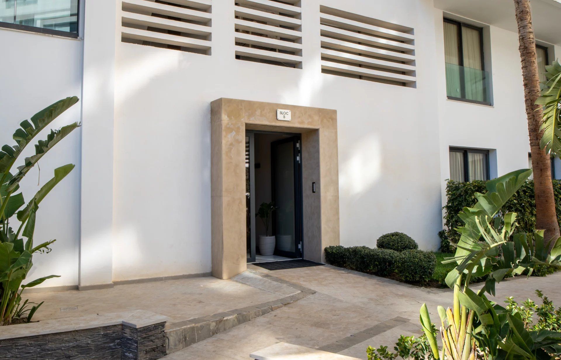 Louer Appartement 4 pièces 130 m² Tanger