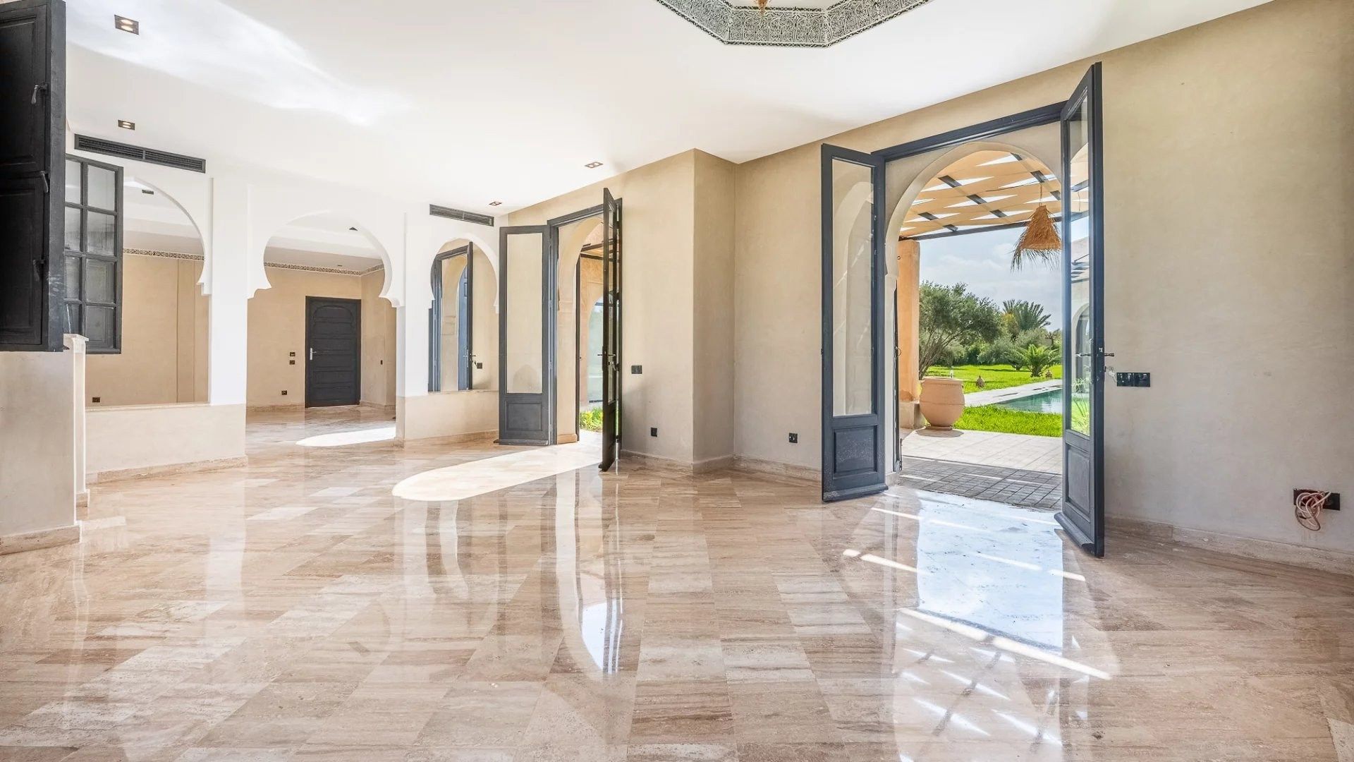 Buy Villa 7&nbsp;rooms 360&nbsp;m² Marrakech