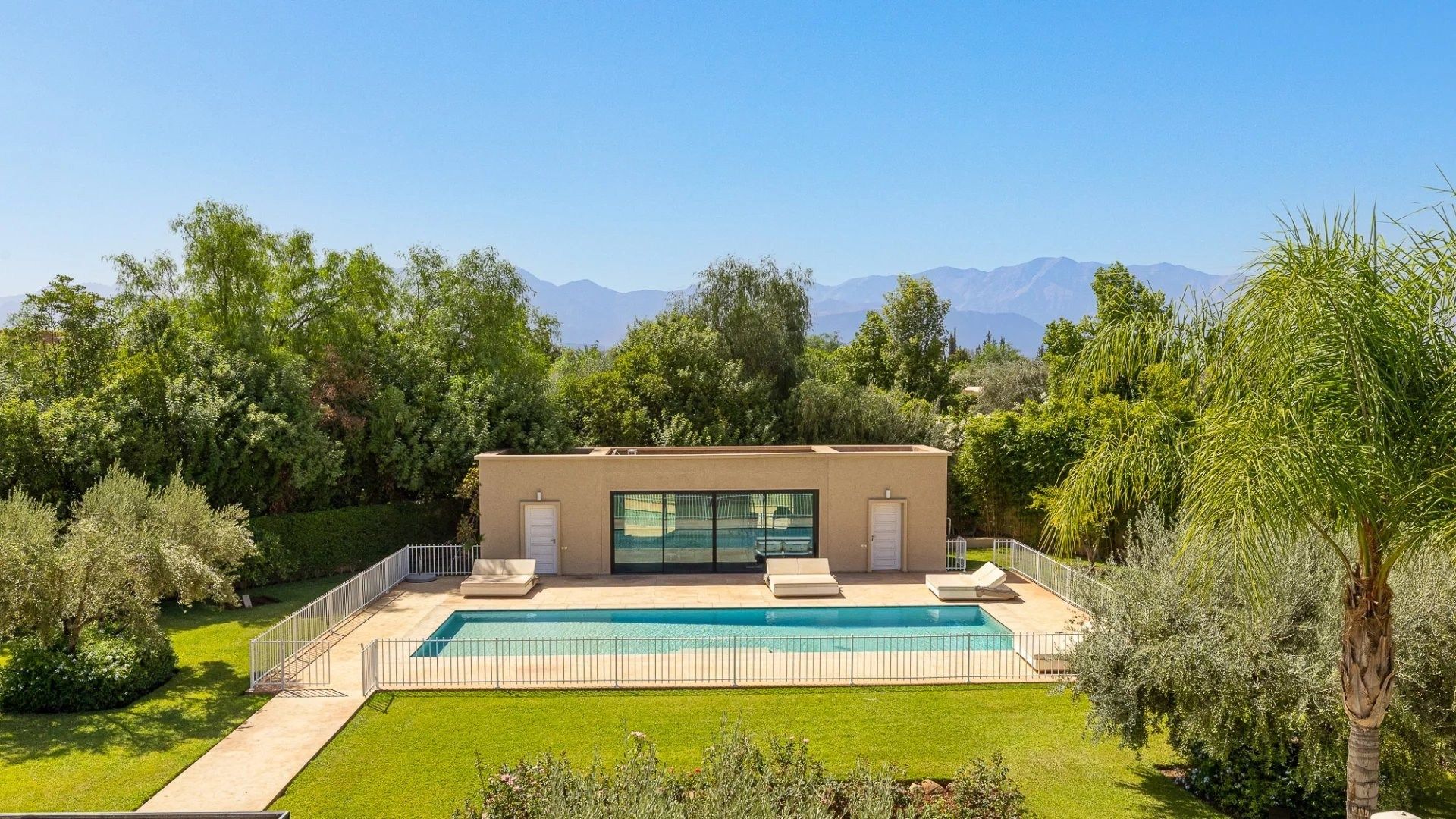 Buy Villa 10&nbsp;rooms 920&nbsp;m² Marrakech