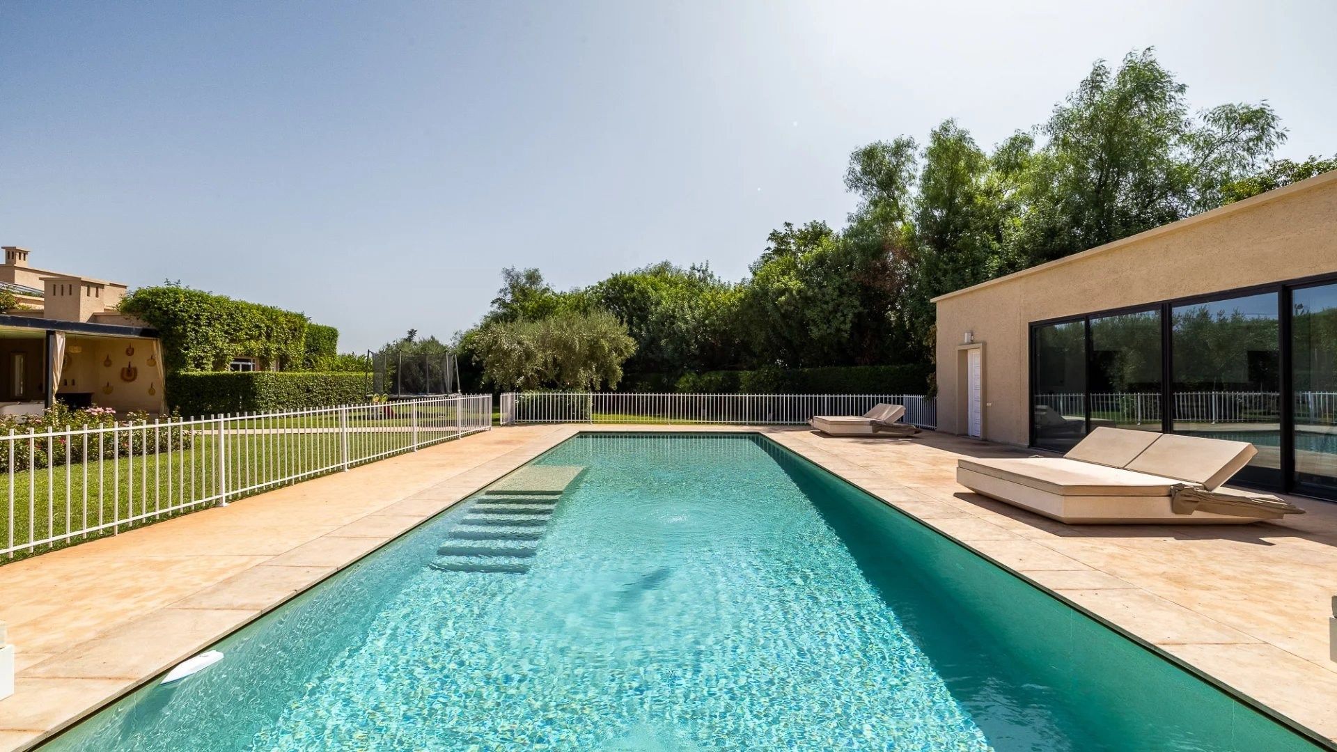 Buy Villa 10&nbsp;rooms 920&nbsp;m² Marrakech