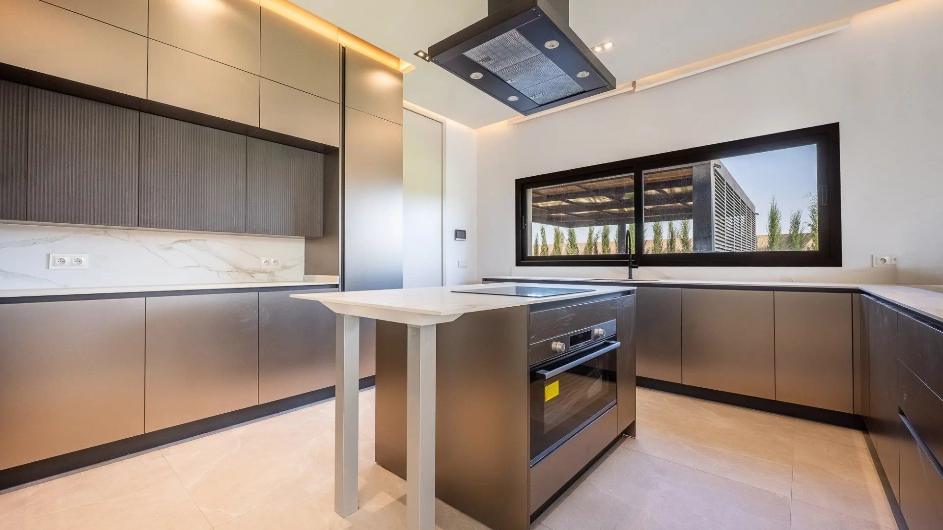 Buy Villa 9 rooms 560 m² Marrakech