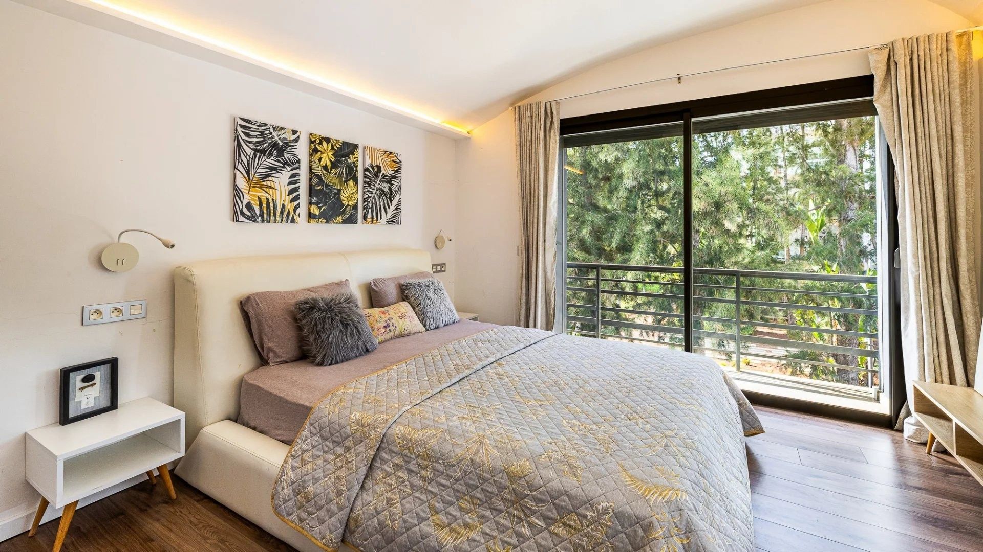 Buy Villa 12 rooms 1100 m² Rabat