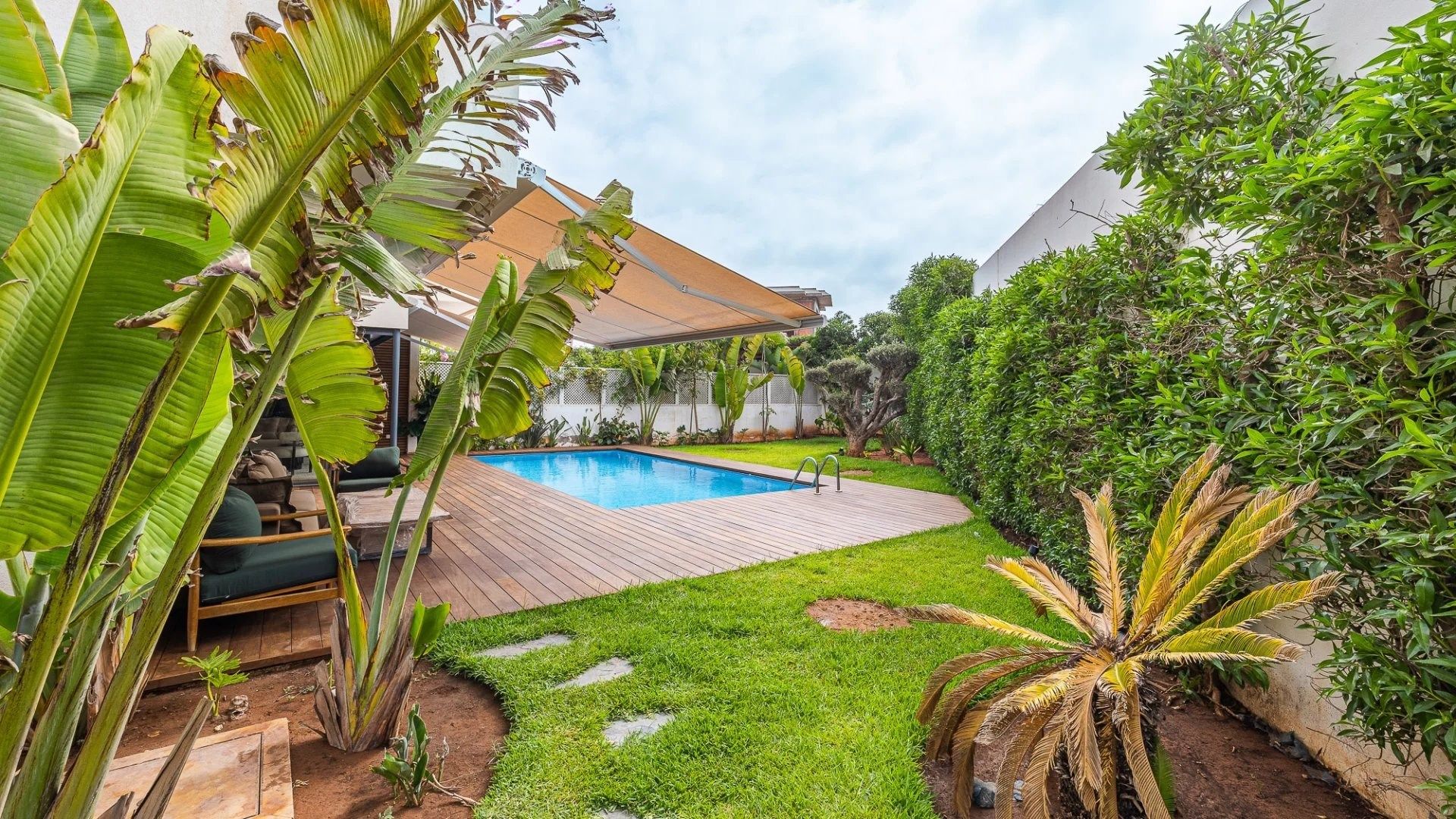 Rent Villa 7&nbsp;rooms 330&nbsp;m² Casablanca
