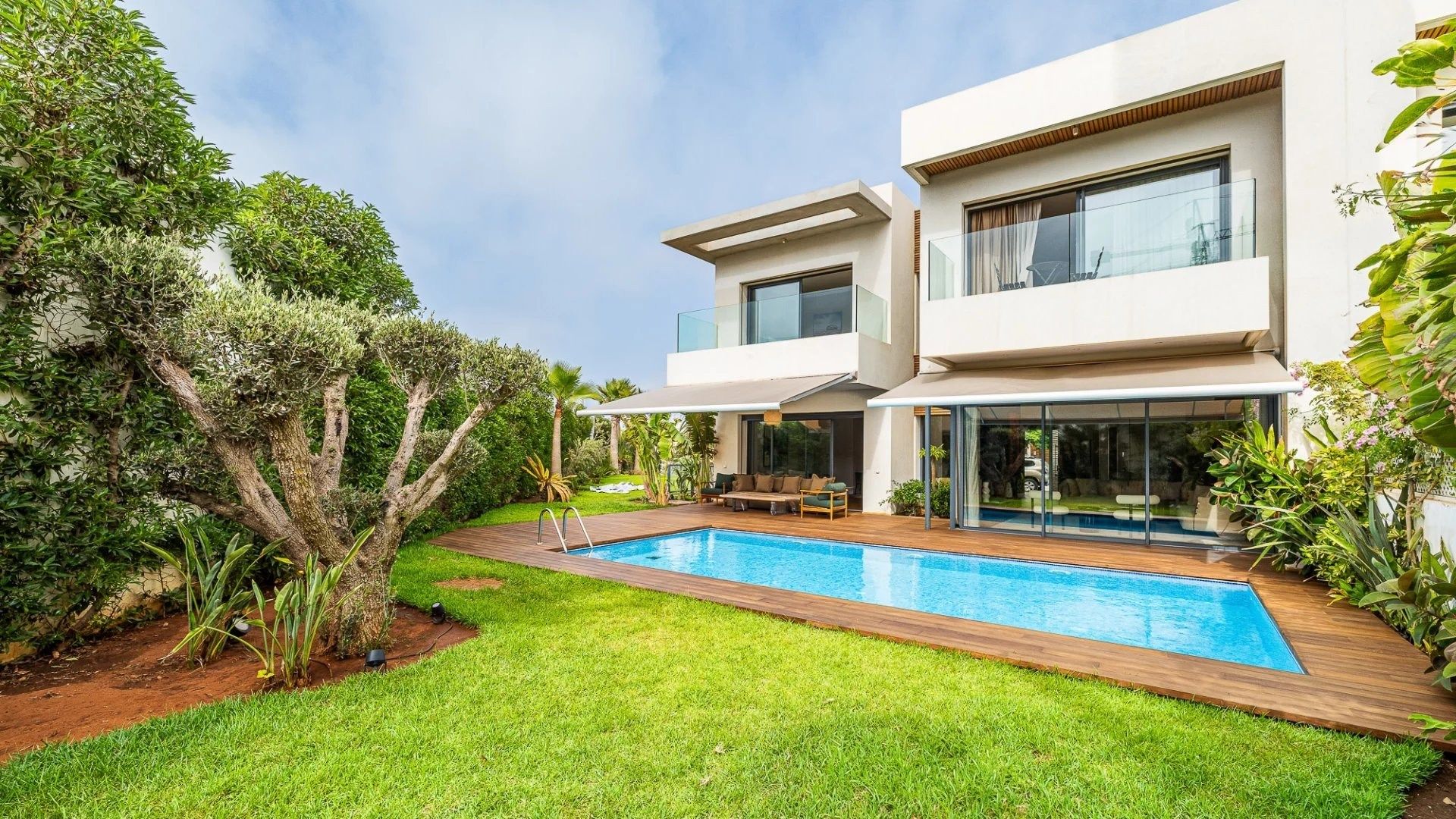 Rent Villa 7&nbsp;rooms 330&nbsp;m² Casablanca