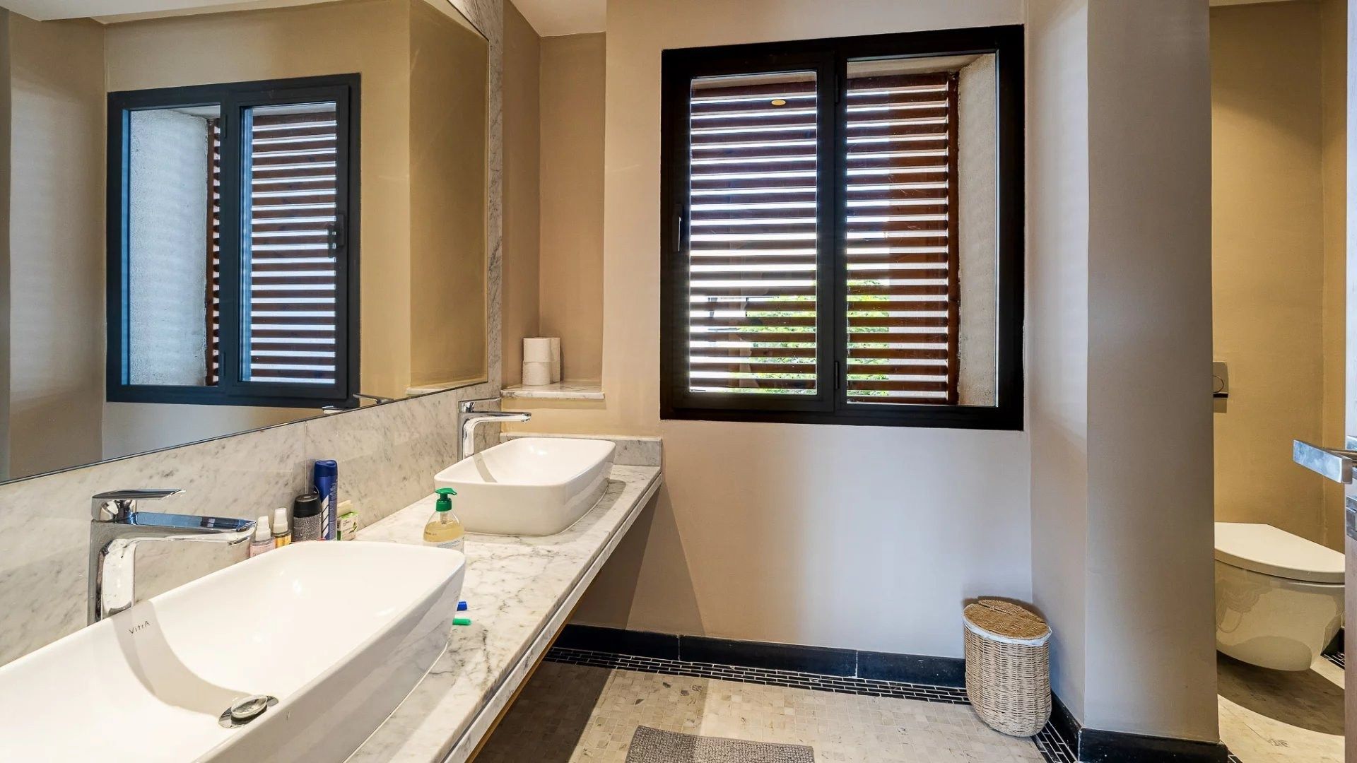 Rent Villa 7&nbsp;rooms 330&nbsp;m² Casablanca