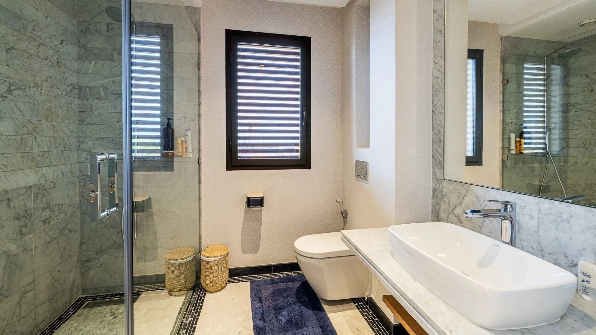 Rent Villa 7&nbsp;rooms 330&nbsp;m² Casablanca