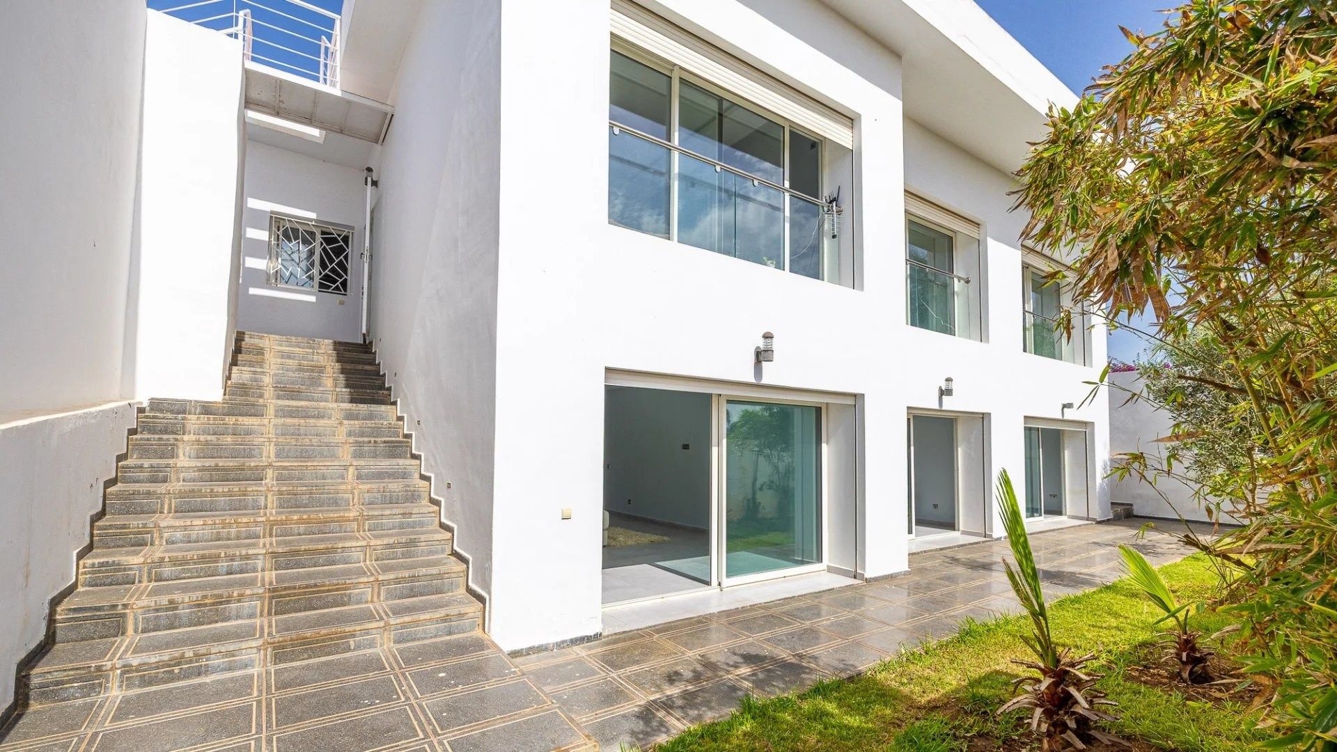 Rent Villa 8 rooms 400 m² Casablanca