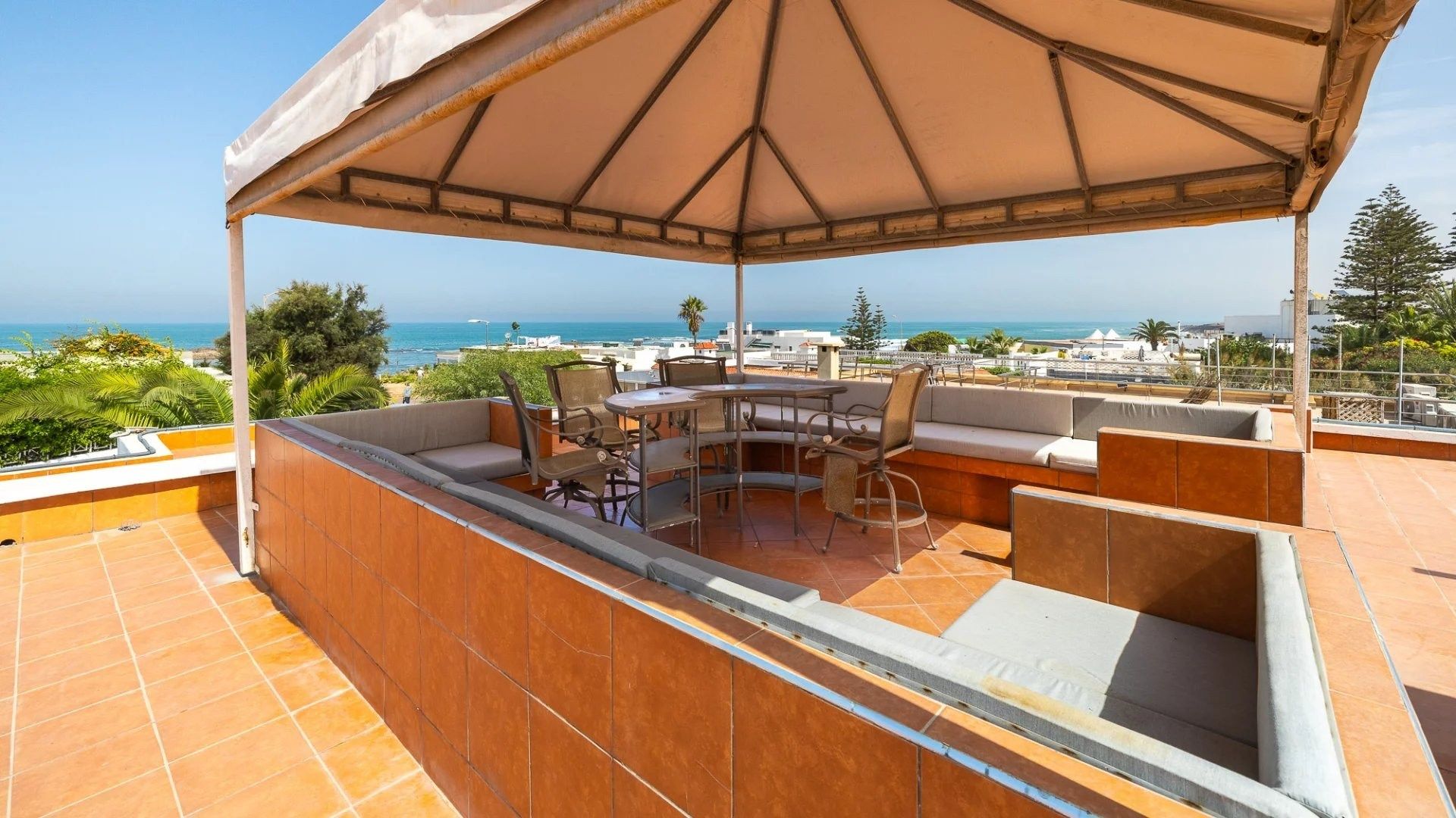 Rent Villa 8&nbsp;rooms 400&nbsp;m² Casablanca