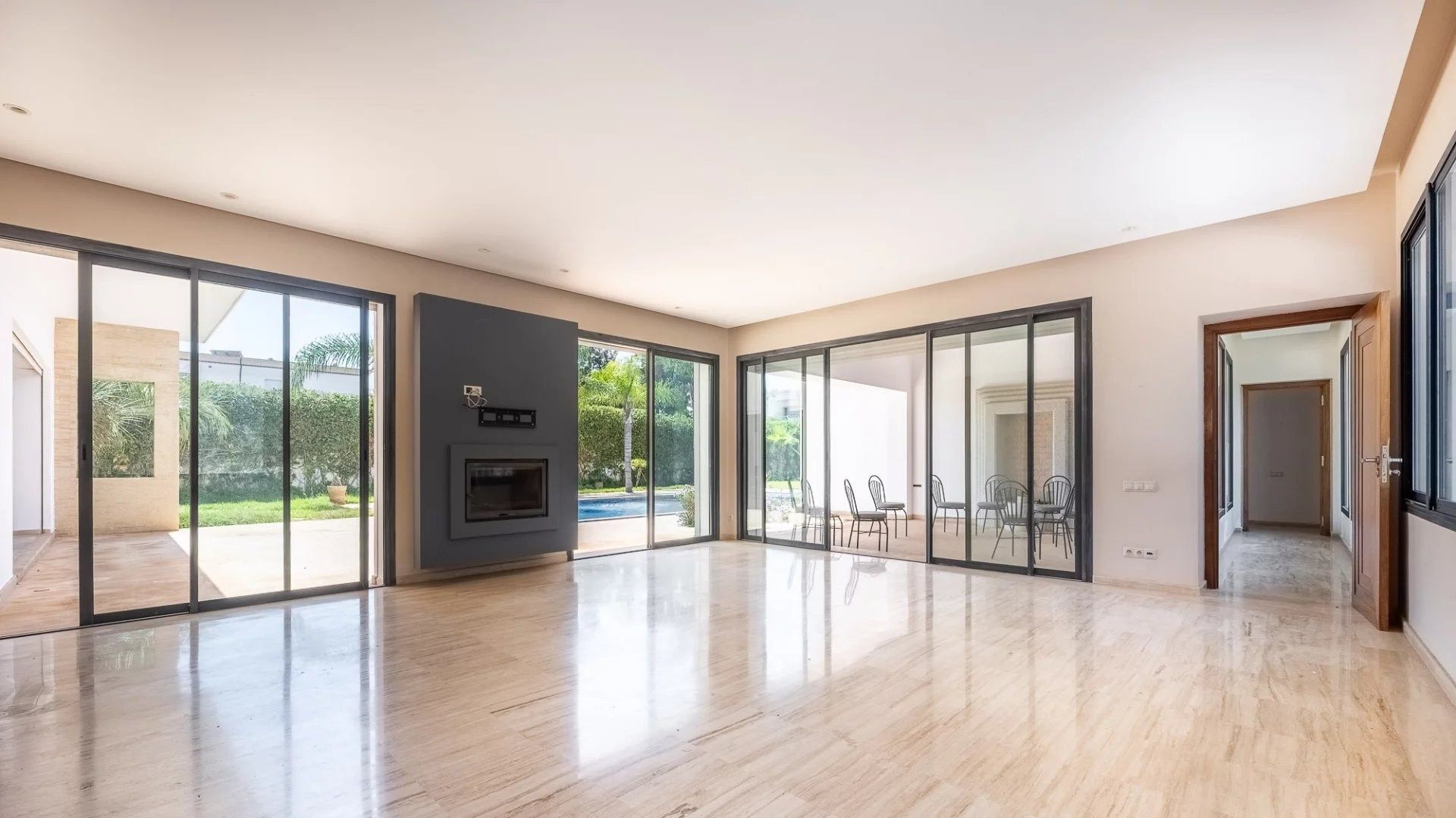 Louer Villa 12 pièces 750 m² Rabat