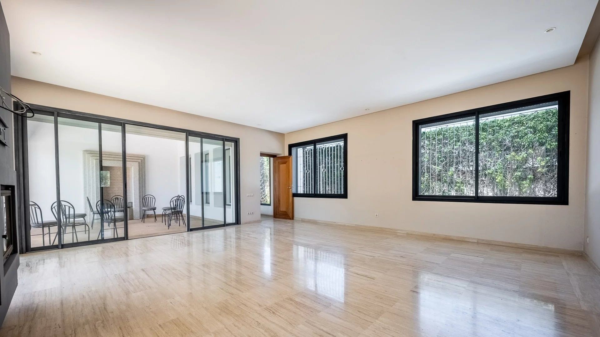 Louer Villa 12 pièces 750 m² Rabat