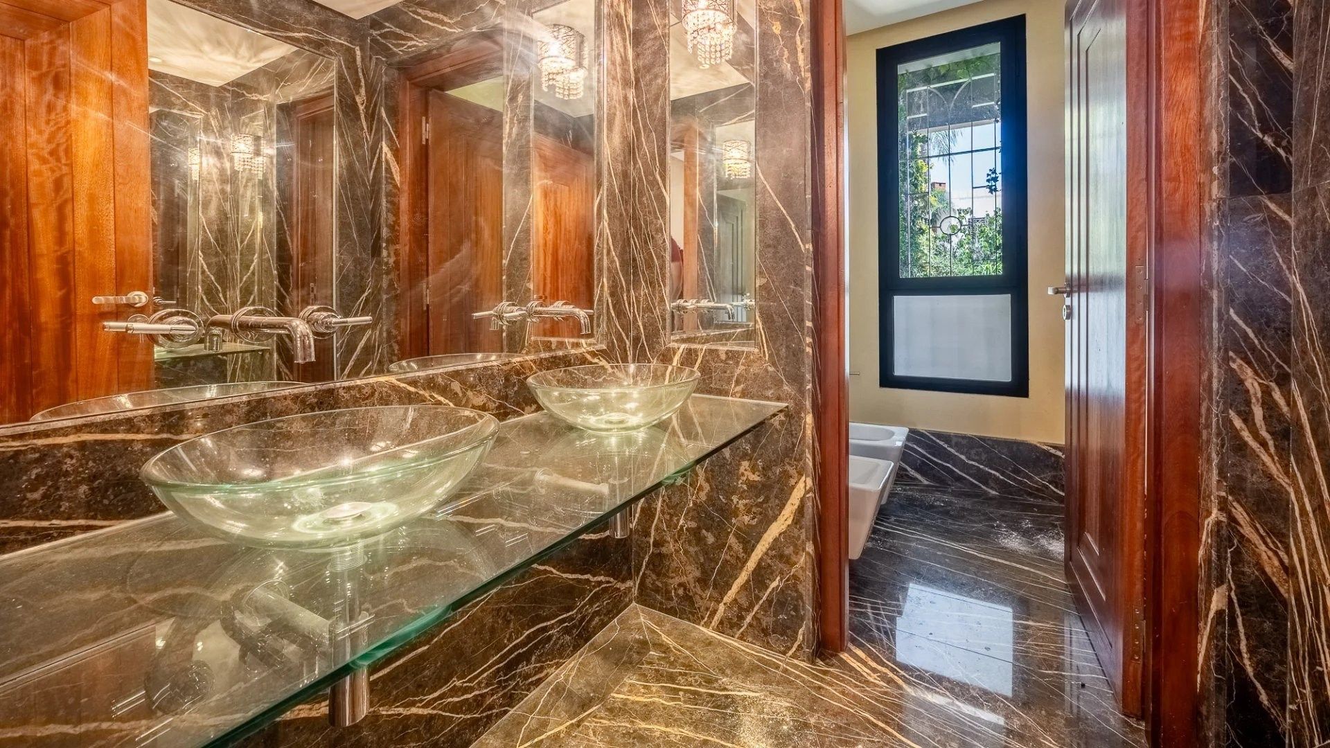 Louer Villa 12 pièces 750 m² Rabat