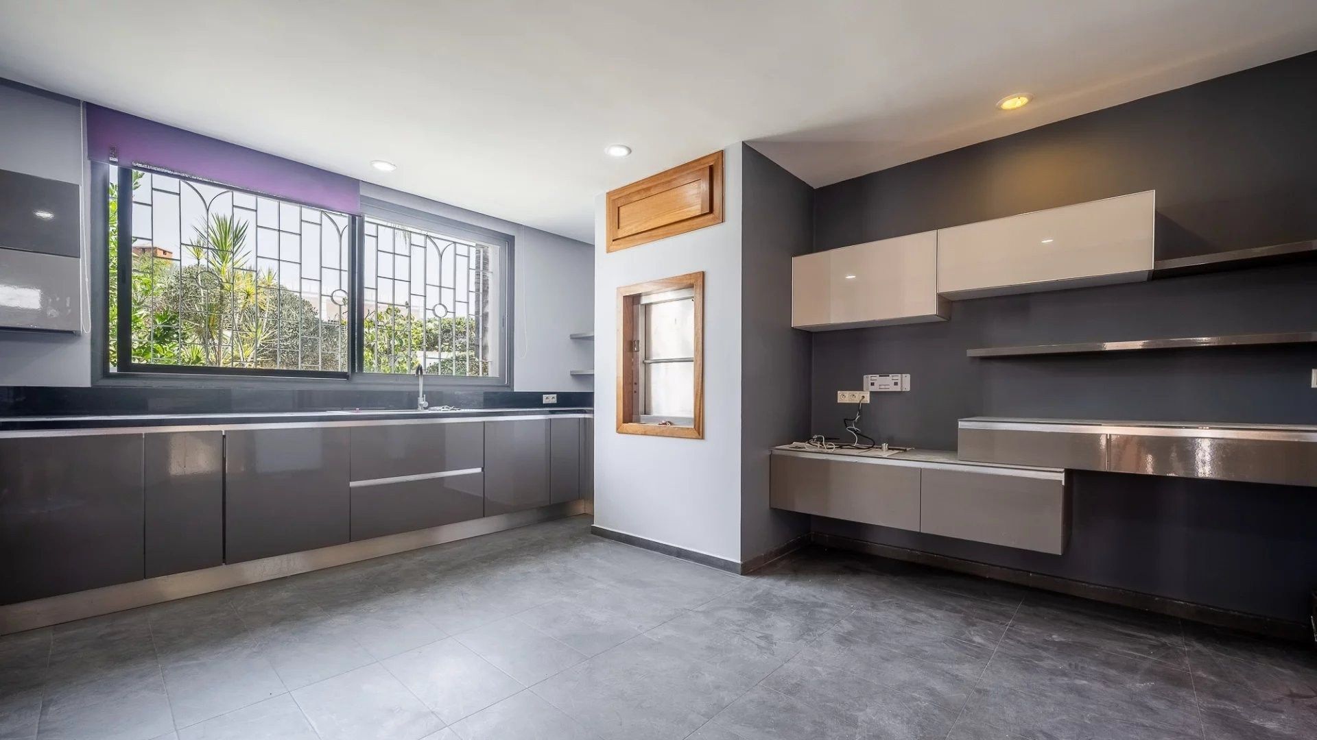 Louer Villa 12 pièces 750 m² Rabat