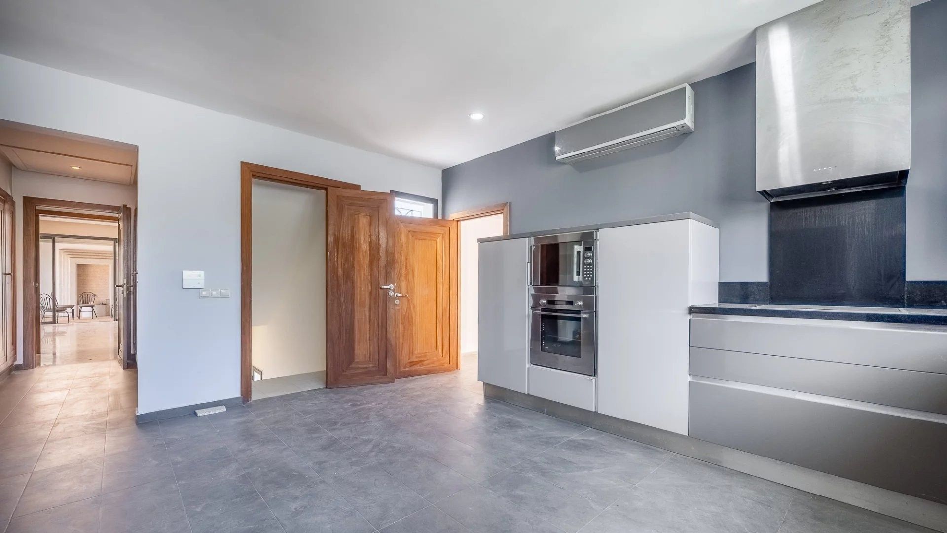 Louer Villa 12 pièces 750 m² Rabat