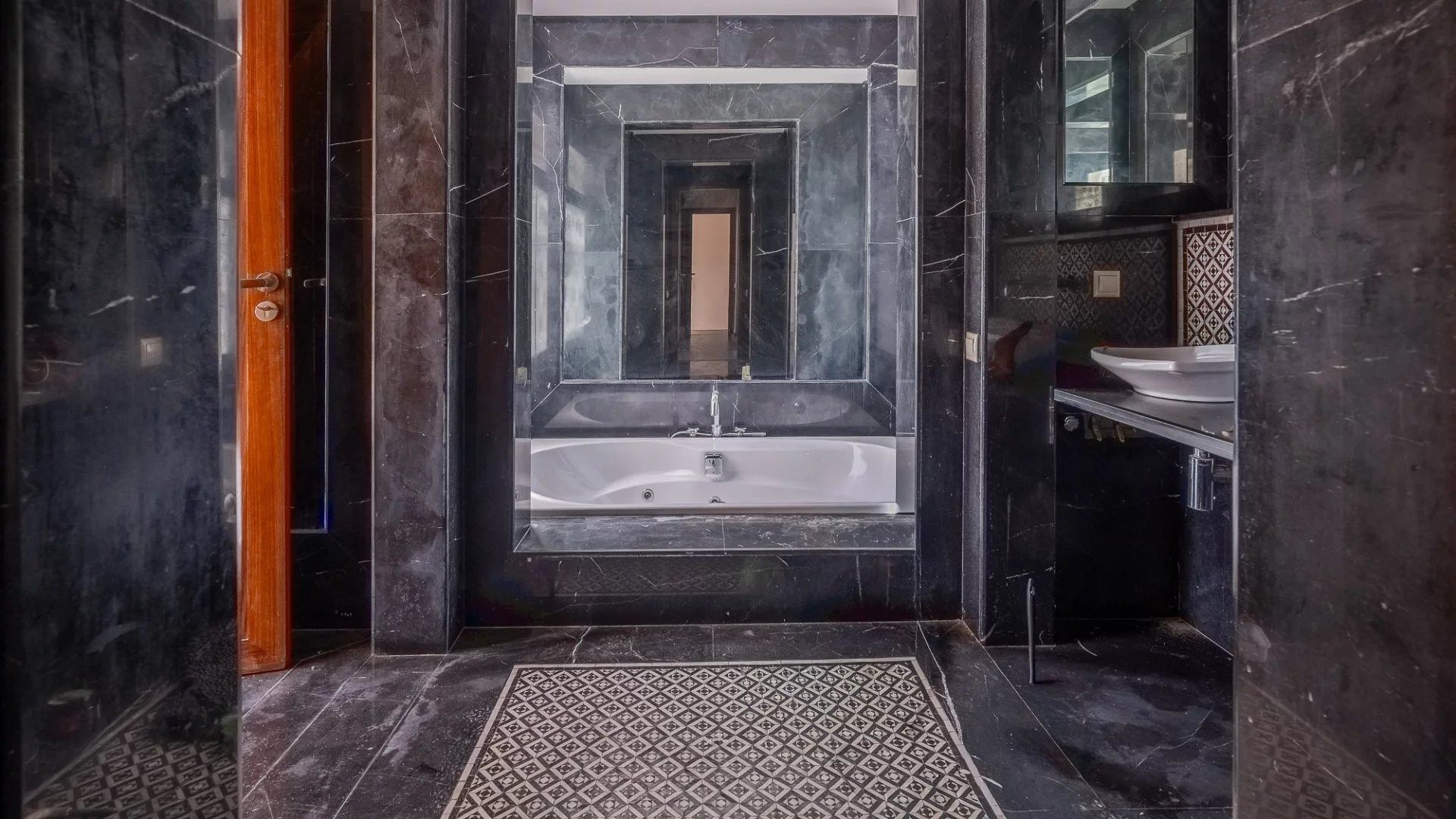 Louer Villa 12 pièces 750 m² Rabat