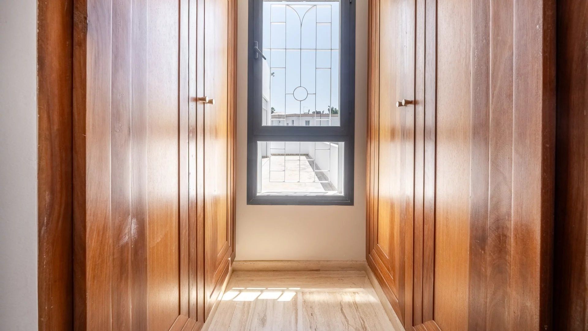 Louer Villa 12 pièces 750 m² Rabat