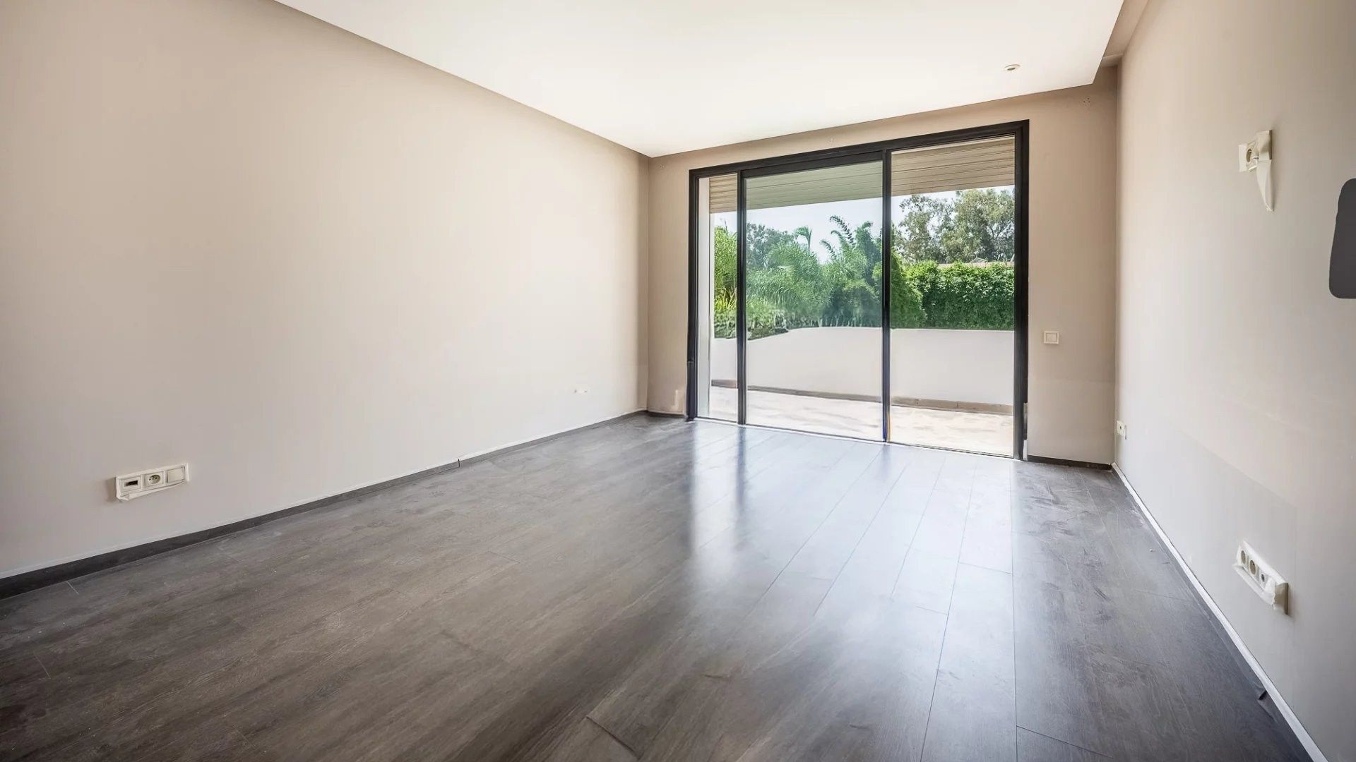 Louer Villa 12 pièces 750 m² Rabat