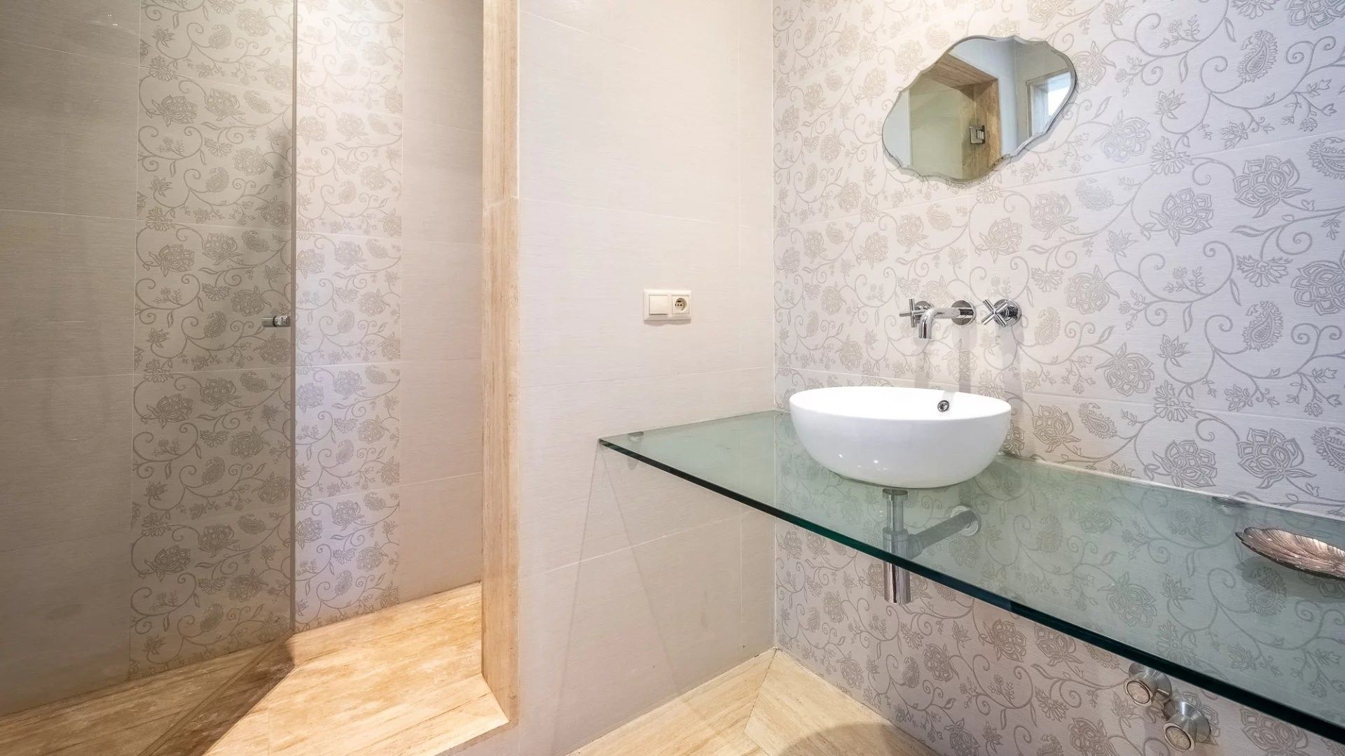 Louer Villa 12 pièces 750 m² Rabat