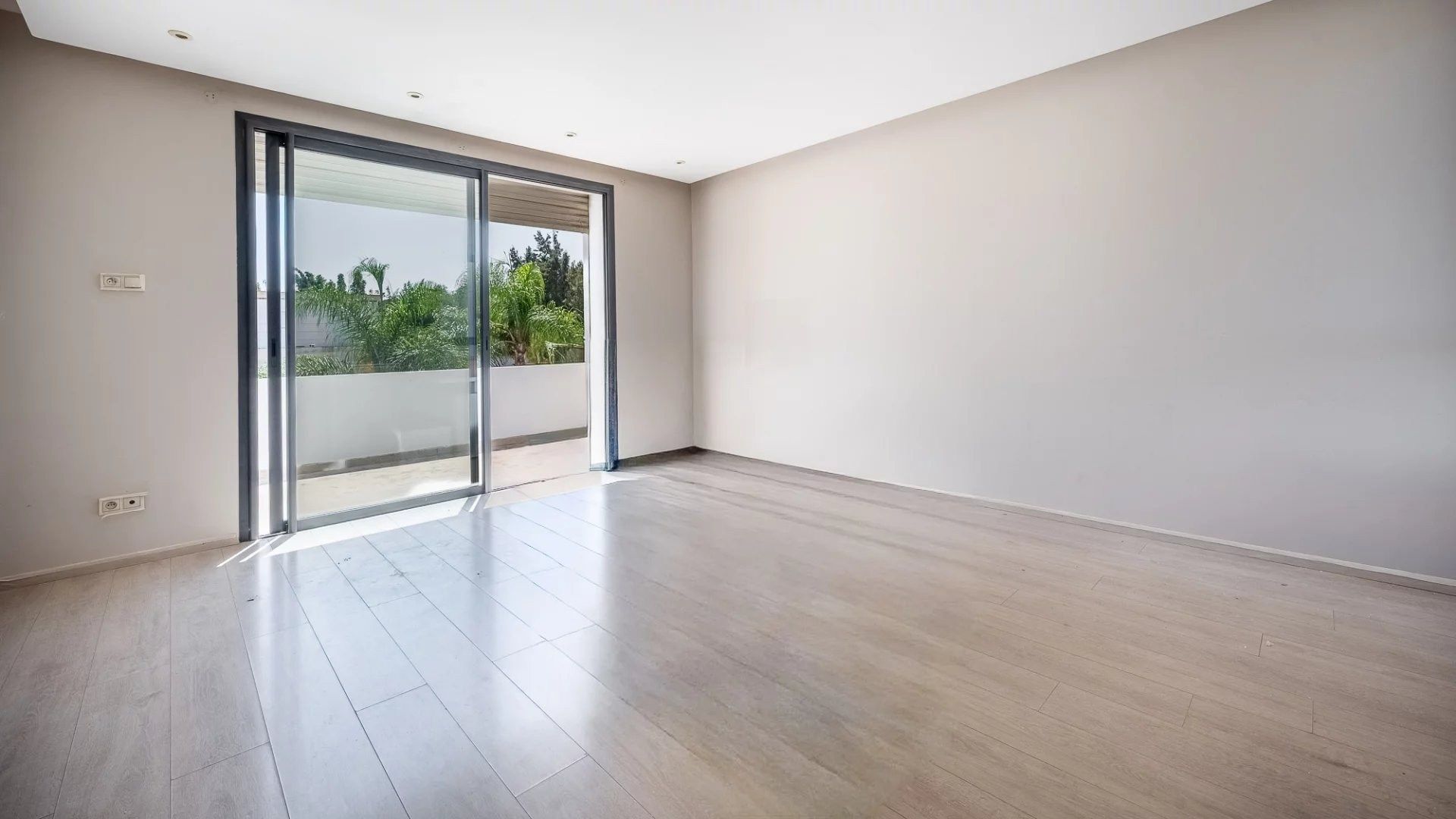 Louer Villa 12 pièces 750 m² Rabat